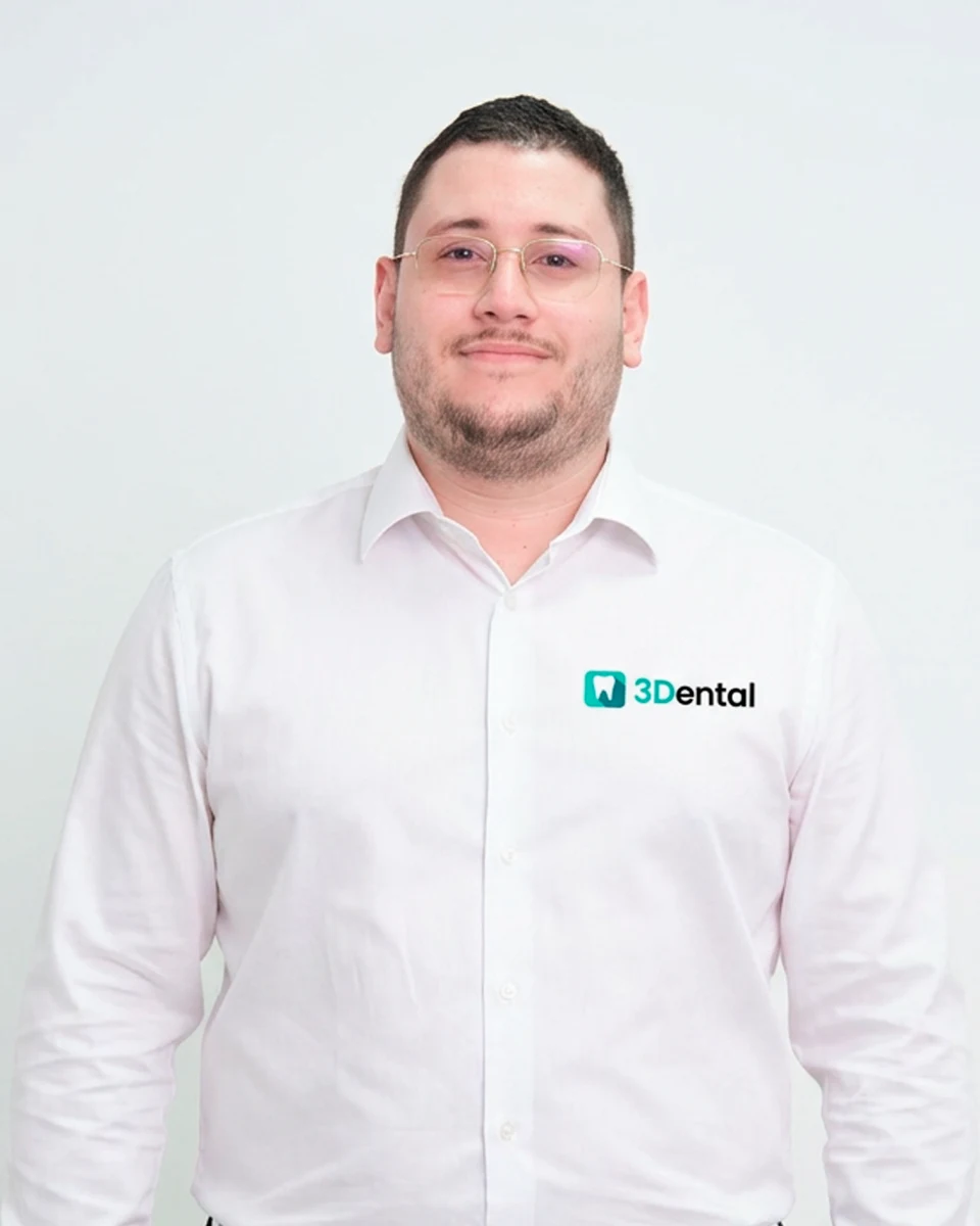 Retrato de Camilo Rodas, fundador y director técnico de 3Dental.