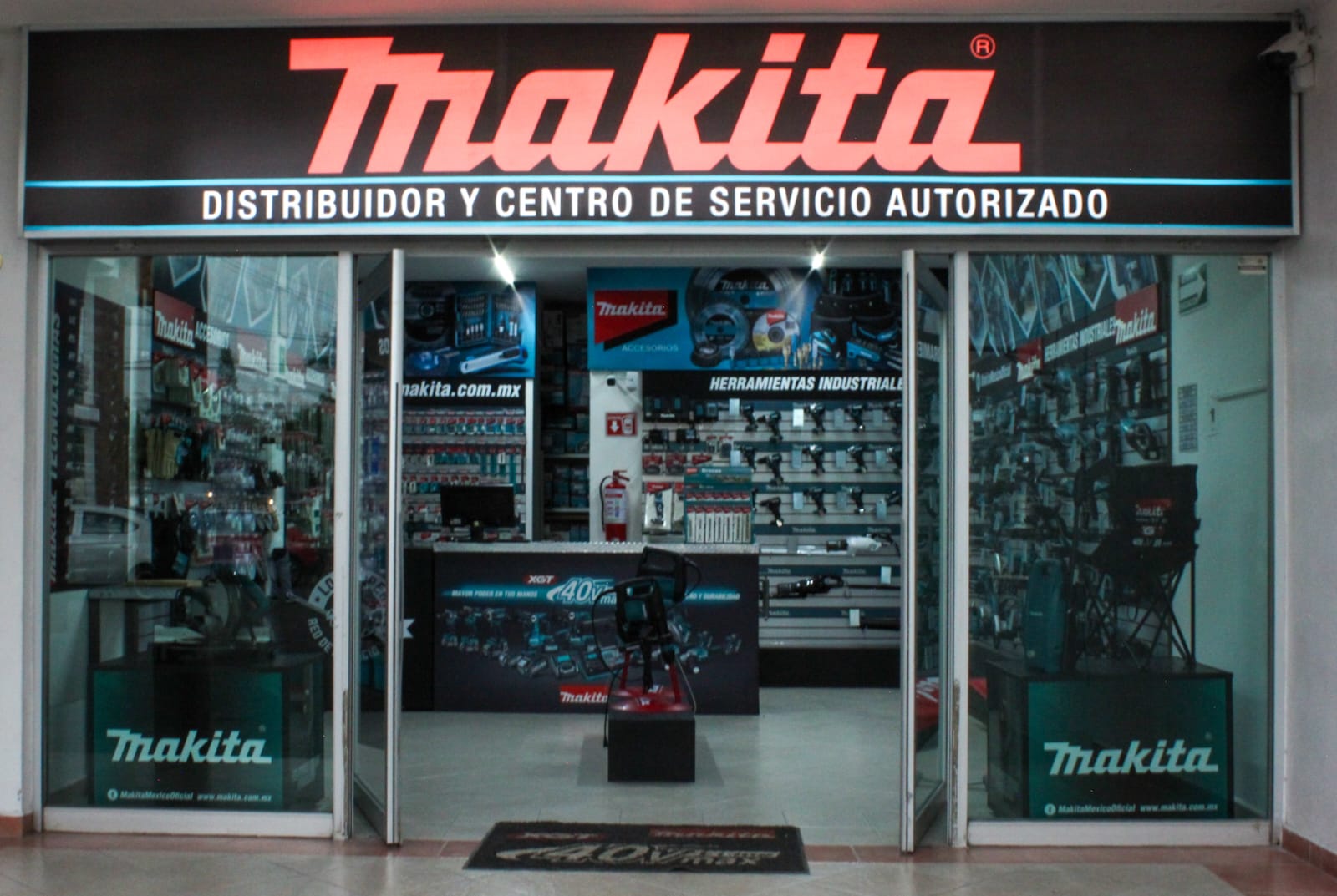 Bienvenidos<br>
a nuestra tienda en linea&nbsp;