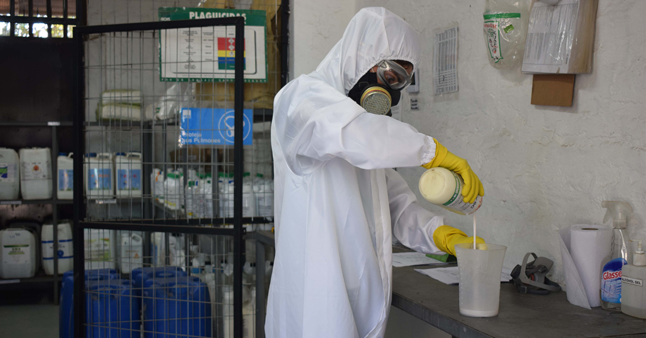 Líderes en el desarrollo de <div>ropa de trabajo especializada</div>