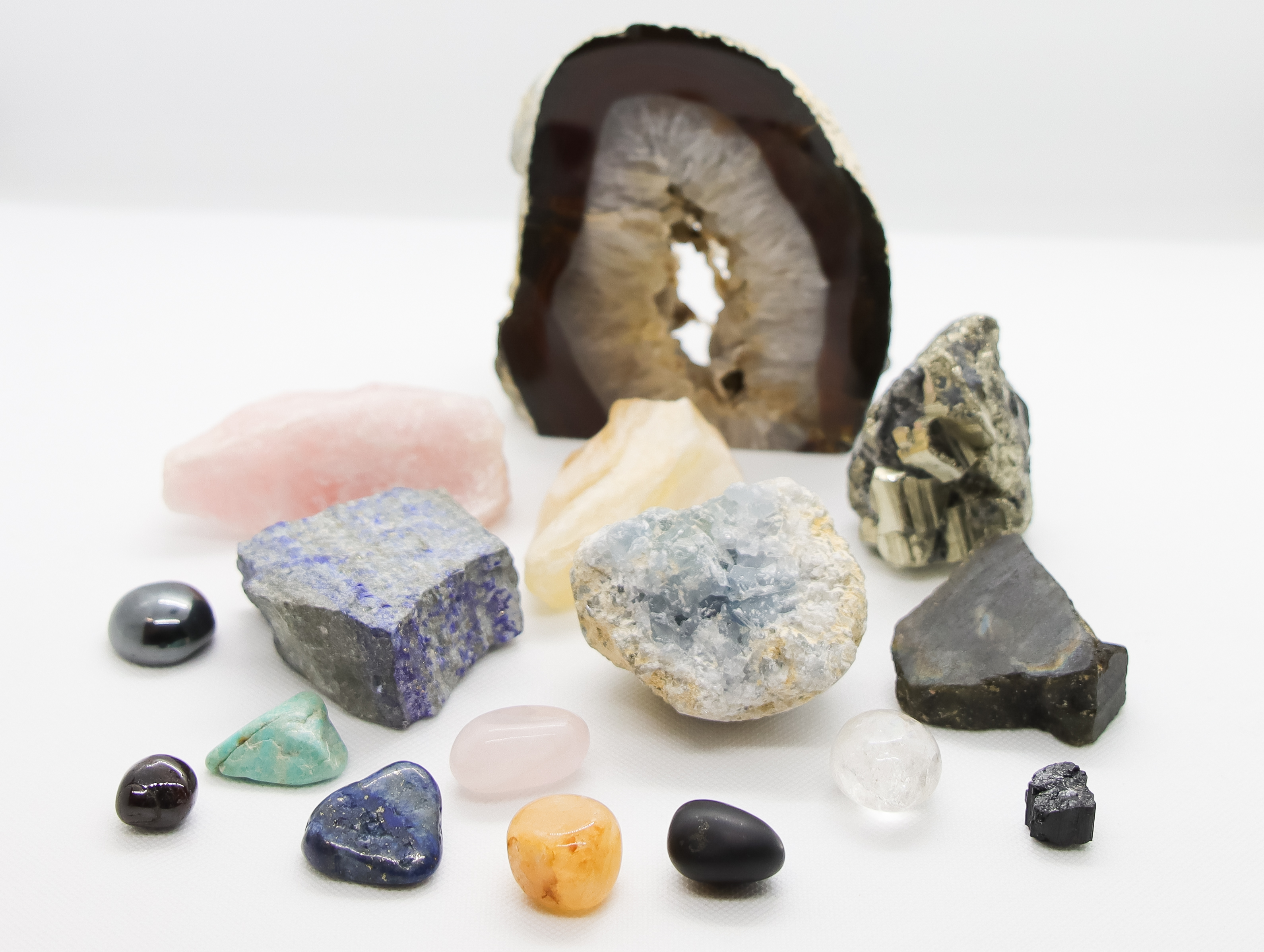 Cristales, Gemas & Minerales