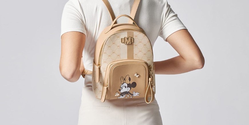 <b>Mochilas y Bolsos</b>