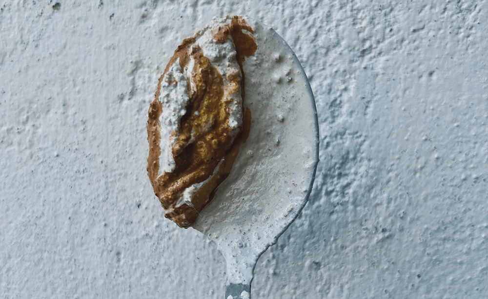 <p style="box-sizing: border-box; margin-bottom: 12px; font-weight: inherit; line-height: 1; color: #282620; font-size: 32px; font-family: Manrope, sans-serif; letter-spacing: normal; background-color: #ffffff;">Feito à mão, sempre em pequenos lotes</p>