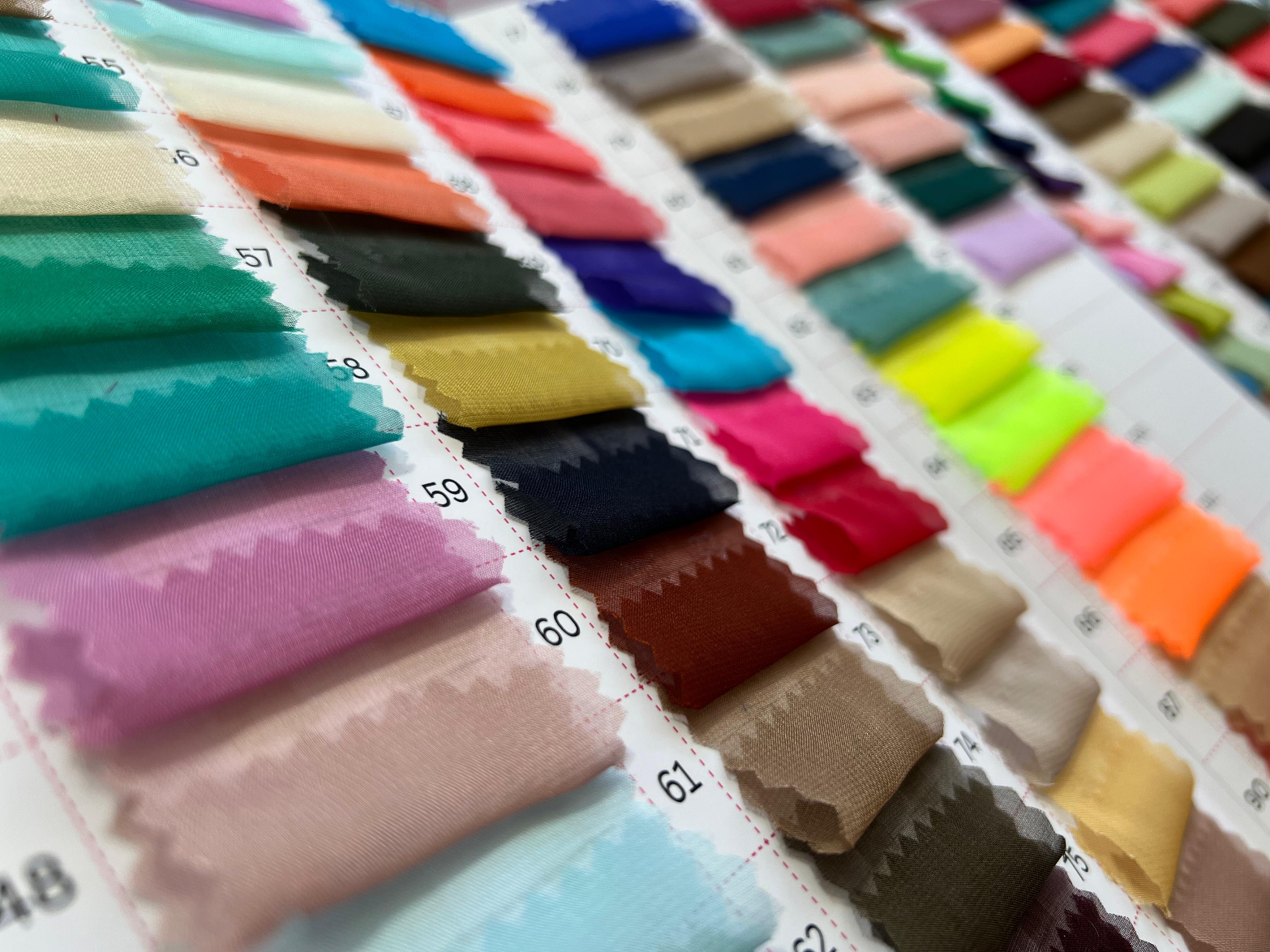 <b></b>Necesitas un <b>color</b> que está fuera de stock?<br>