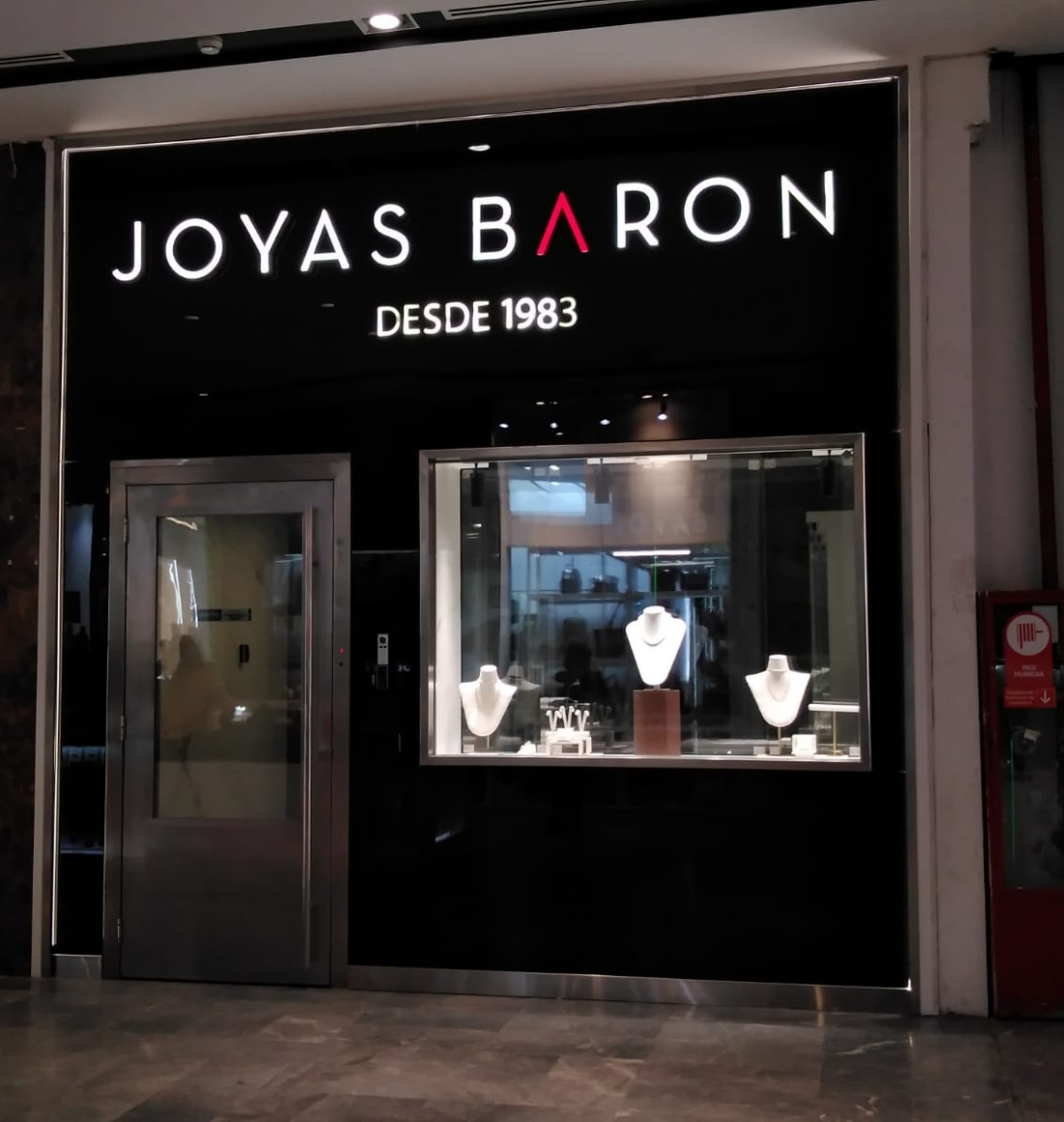 APERTURA TIENDA VESPUCIO