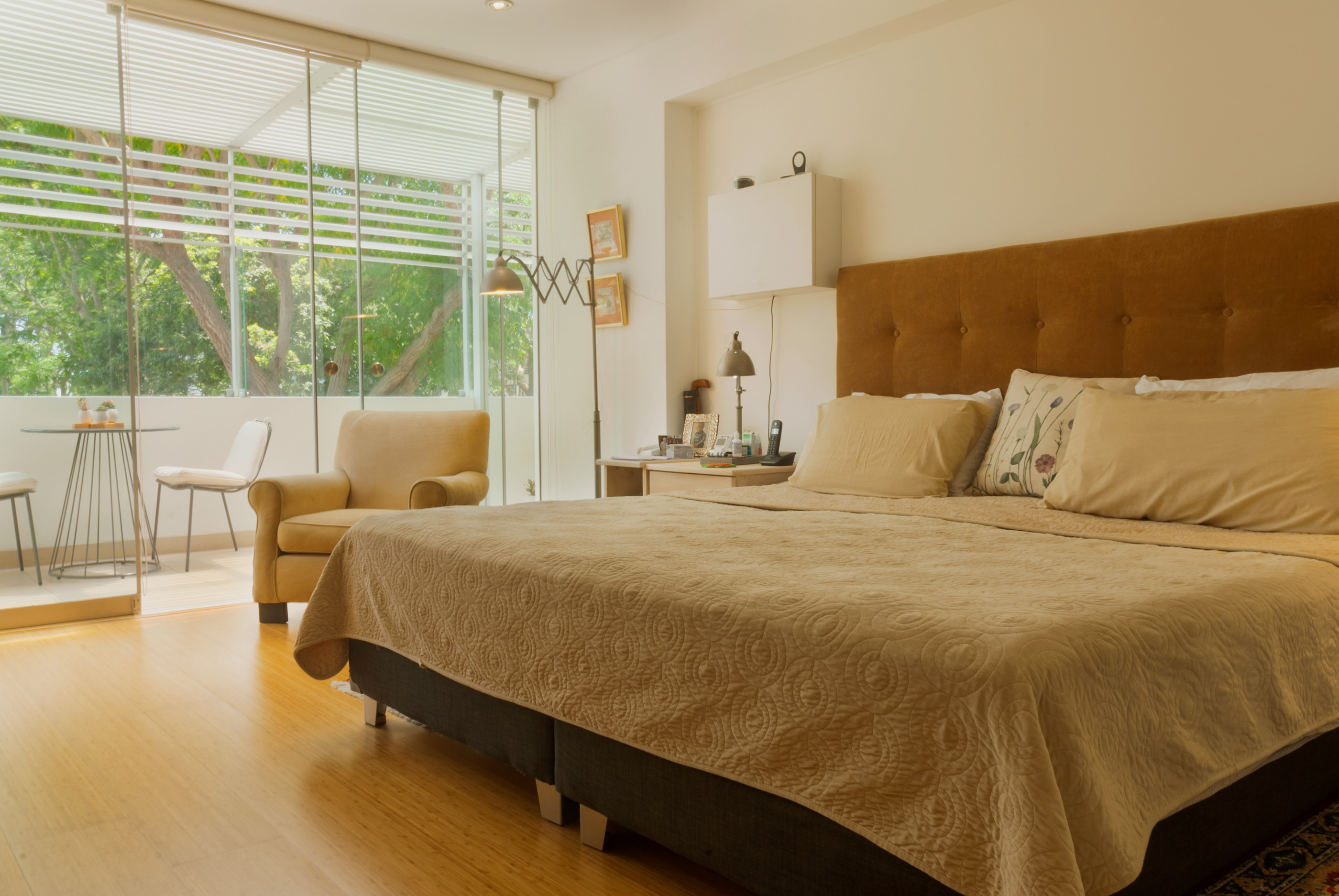 <div style="line-height: 1.5; font-size: .8em; text-align: center; padding: 1px 1px">Ejecutamos<br>con <i>calidad</i><br>cumpliendo<br>nuestras</div><div style="line-height: 1.5; font-size: .8em; text-align: center; padding: 1px 1px">promesas.</div>