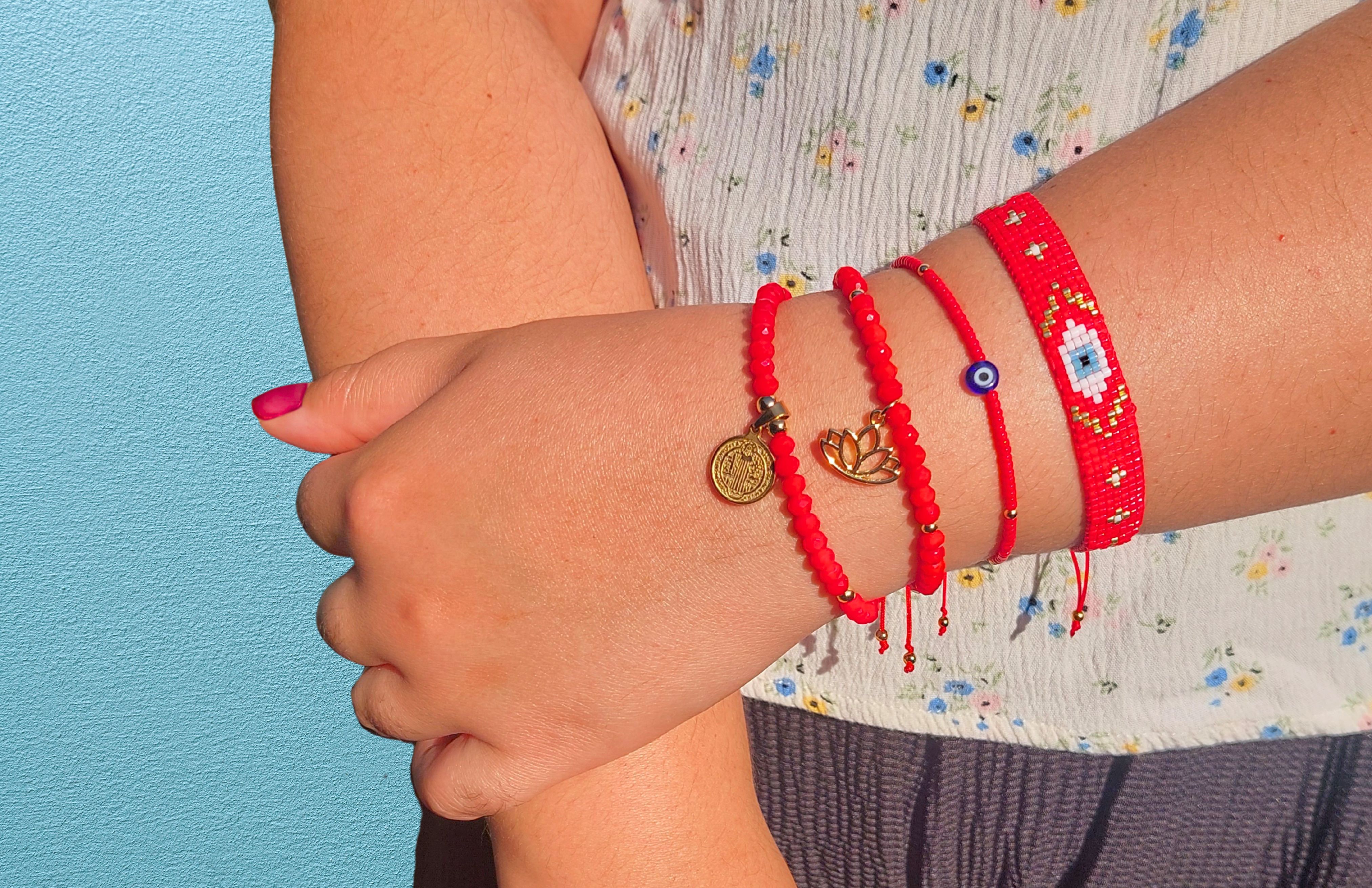 PULSERAS ROJAS