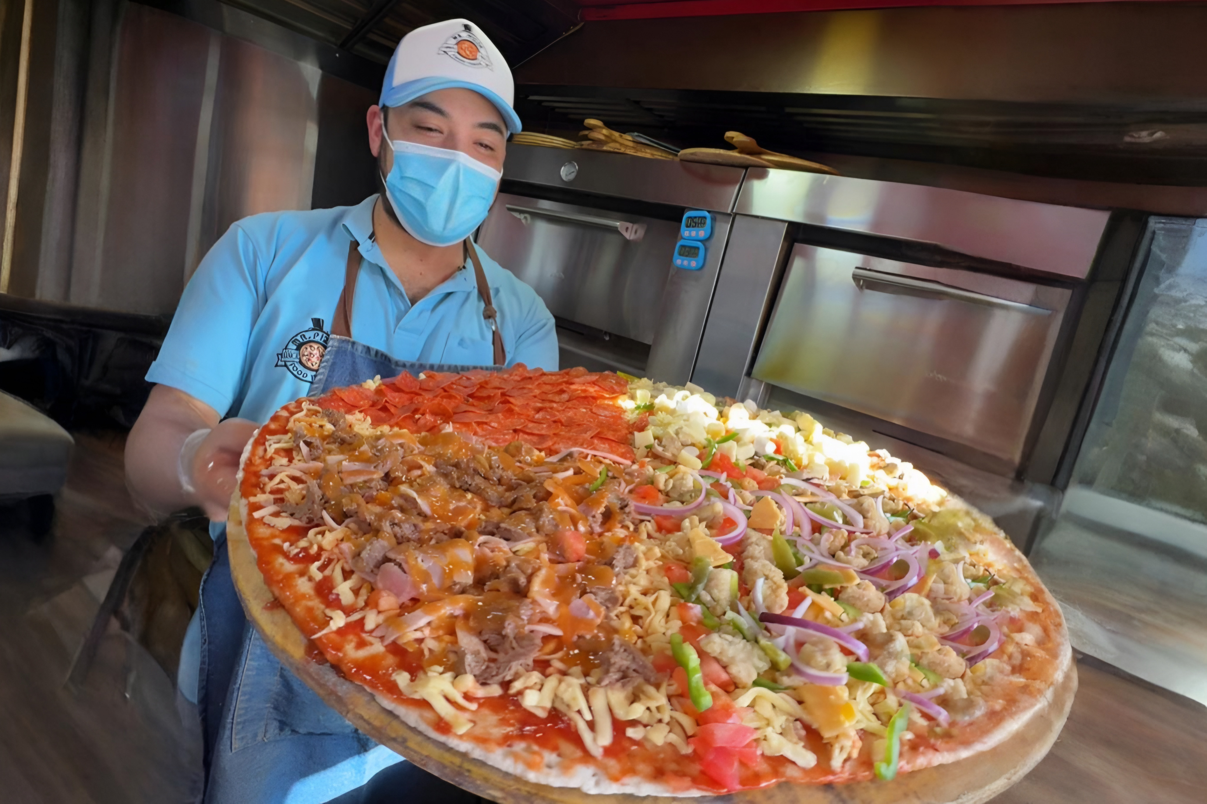 <b>Mr. Pizza</b><br>
Food truck<br>