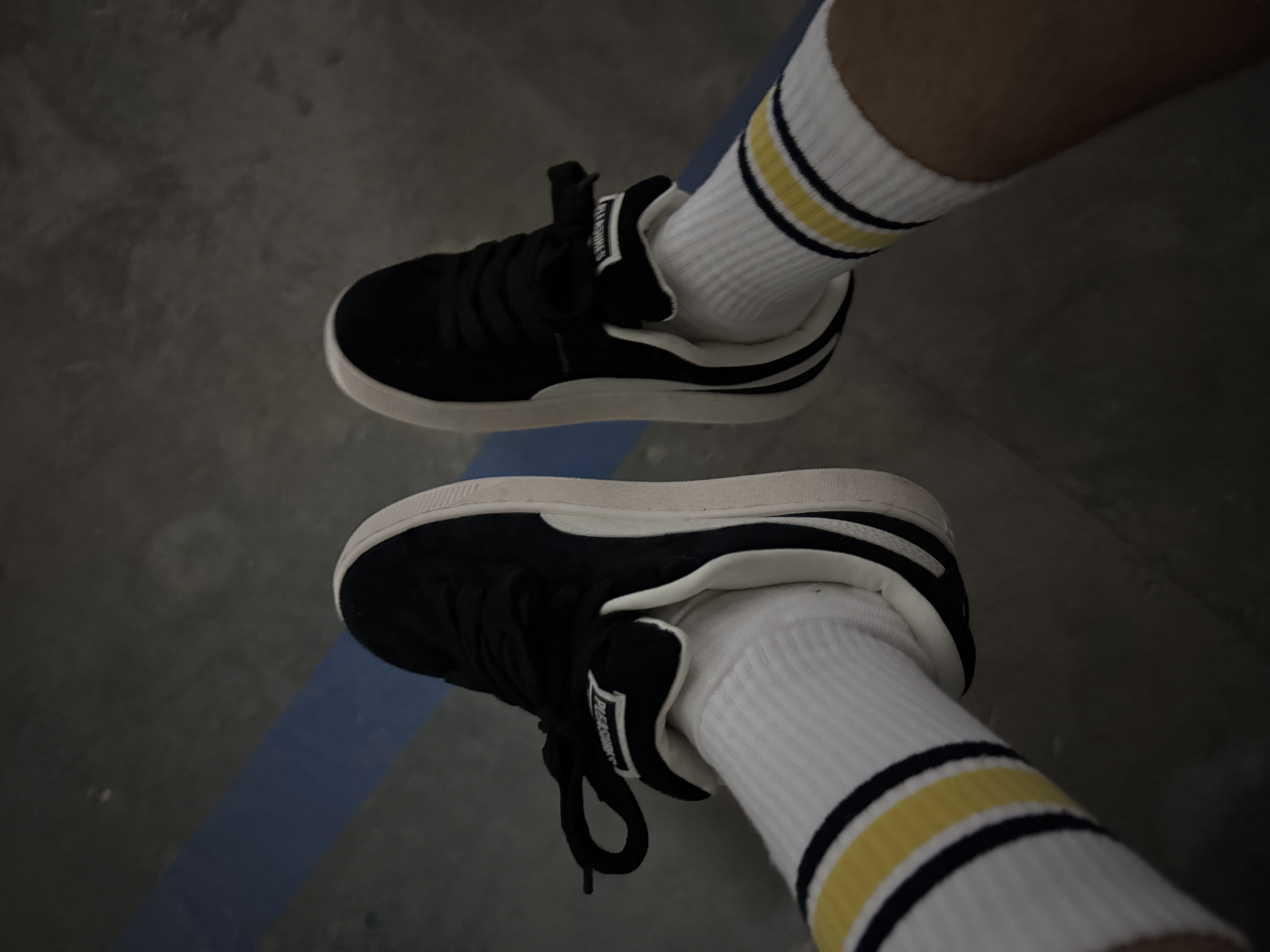 SNEAKERS