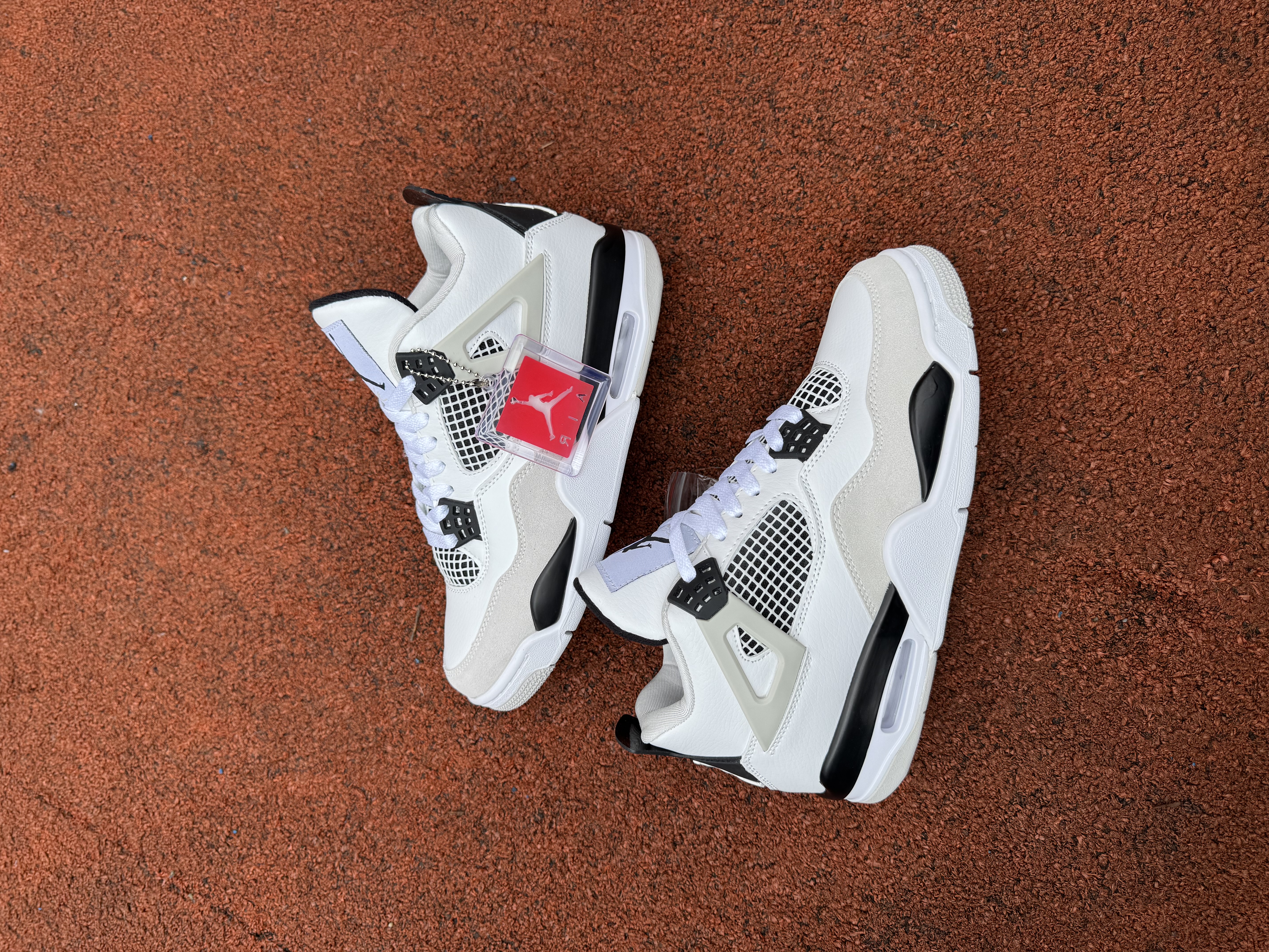 KICKS