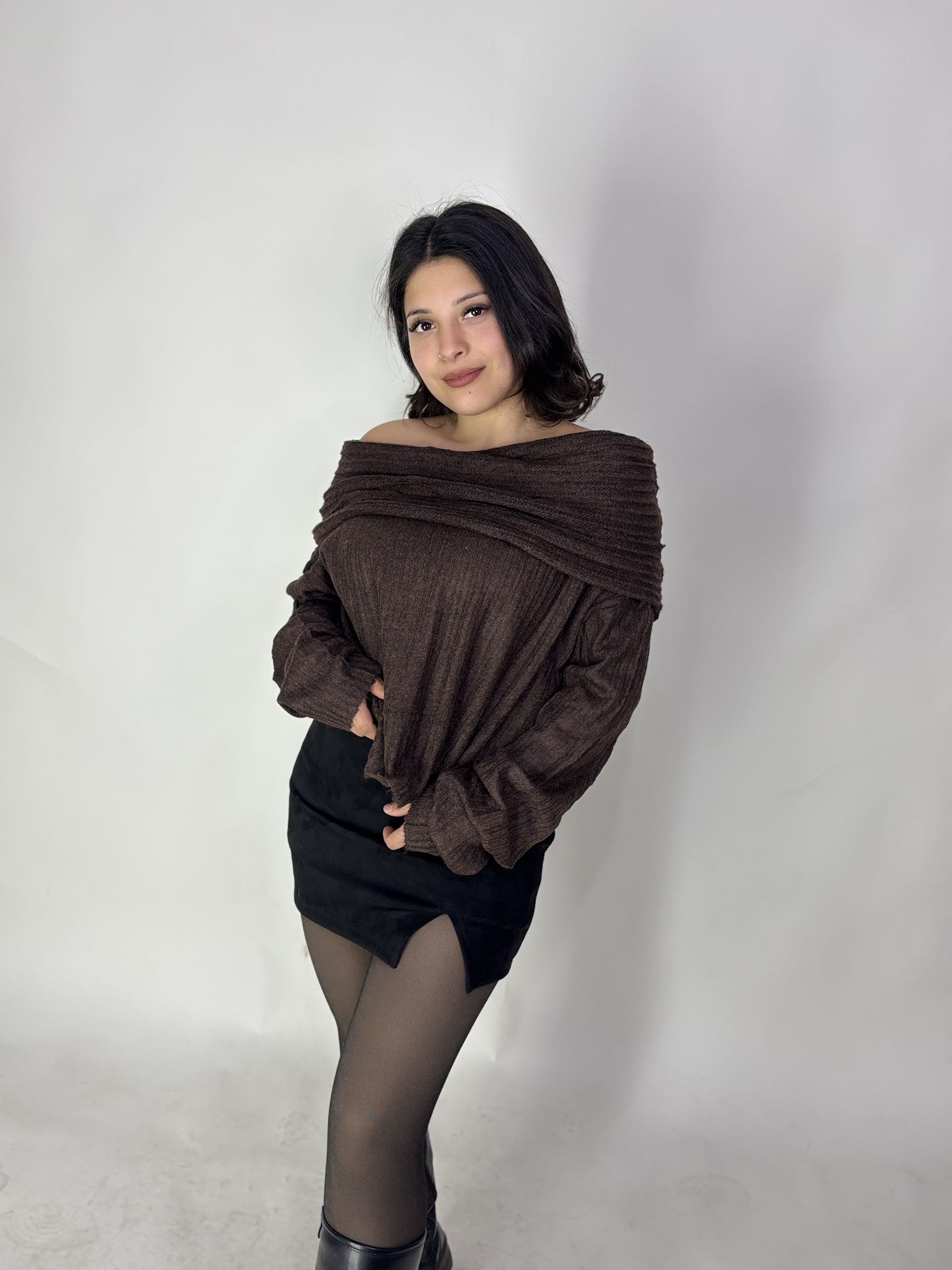 SWEATERS HOMBROS DESCUBIERTOS