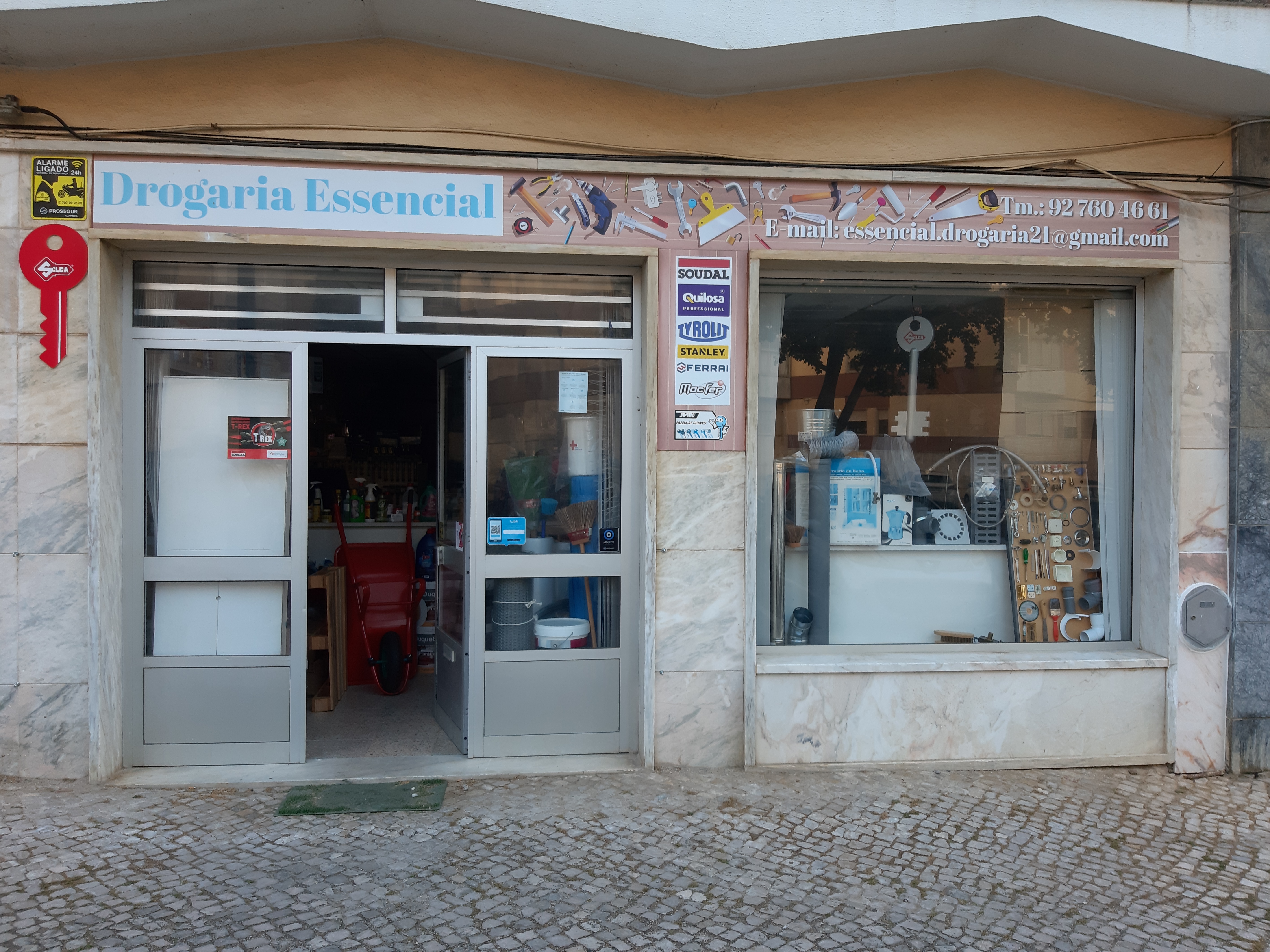 Ferramentas e Equipamentos