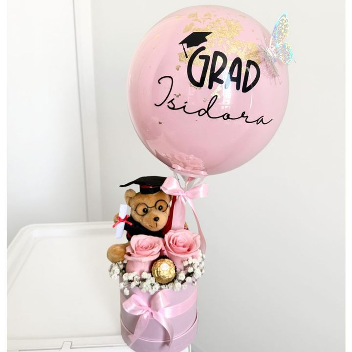 Arreglo de graduación rosado con osito graduado y rosas