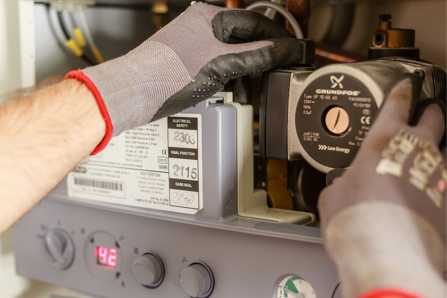 También somos distribuidores de las principales marcas