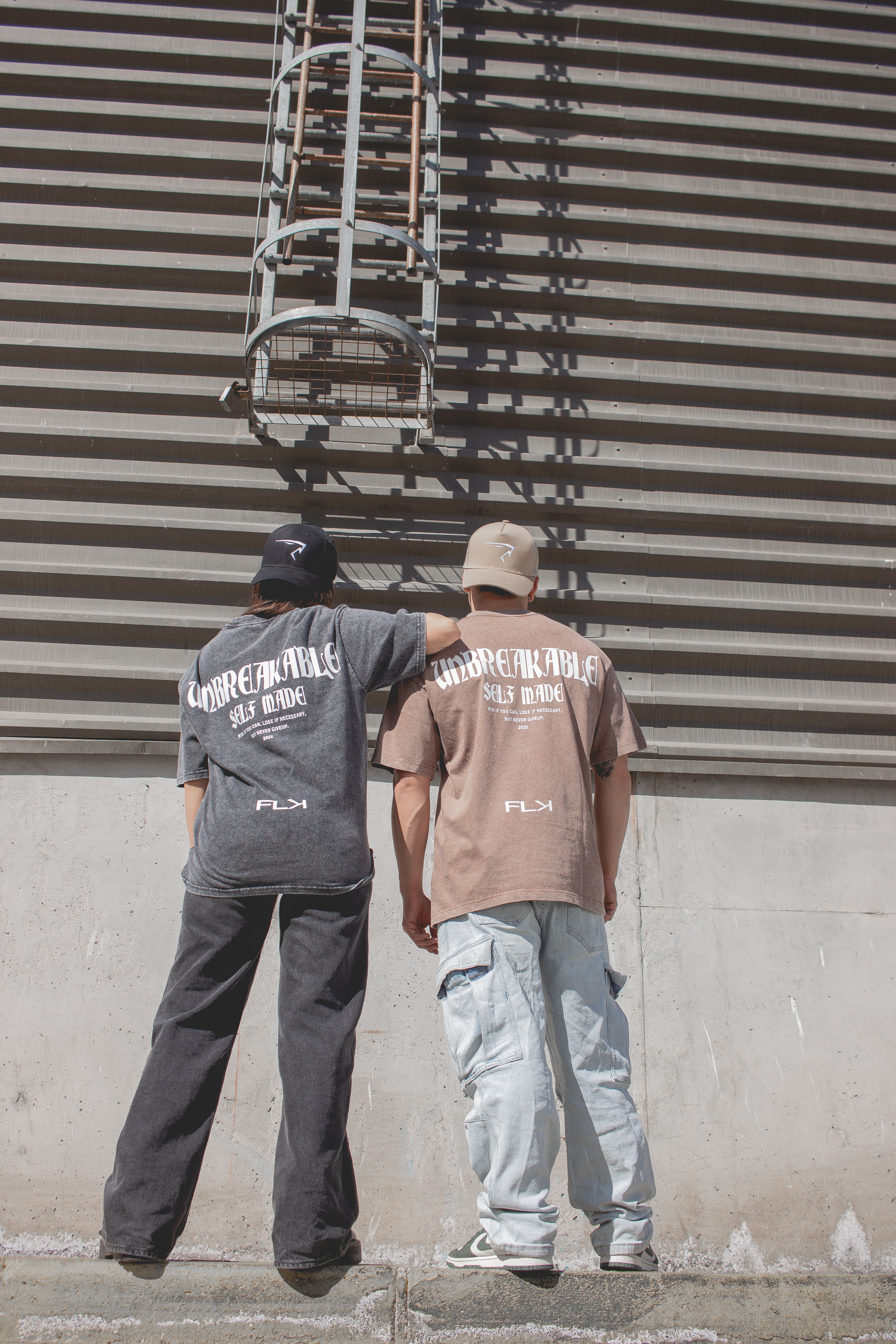 SIENTE <b>FLK</b><br>
<br>
<br>