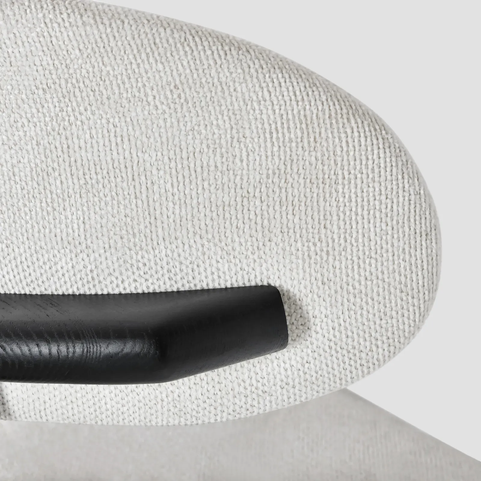 Madera Sostenible y Acabado Mate