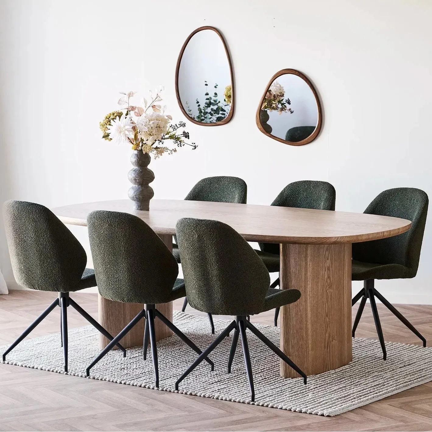 Esencia de Huayruro y Diseño Escultórico