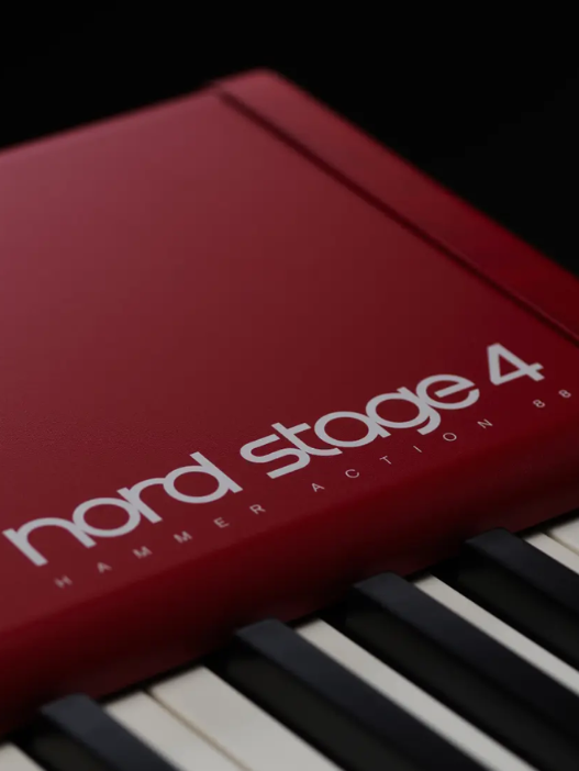 Pianos y Teclados<br><br><br><br><br>