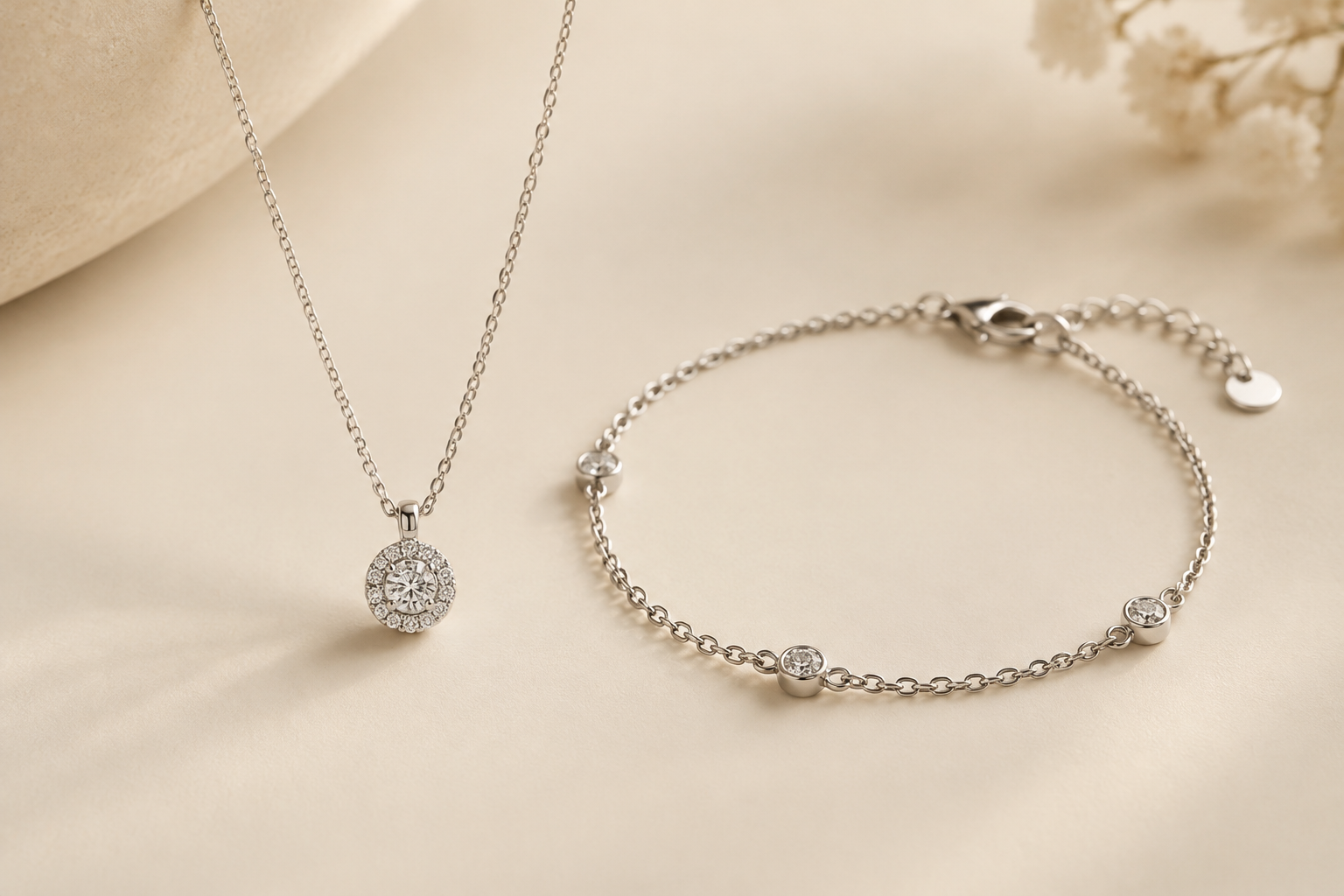 Colgantes y pulseras