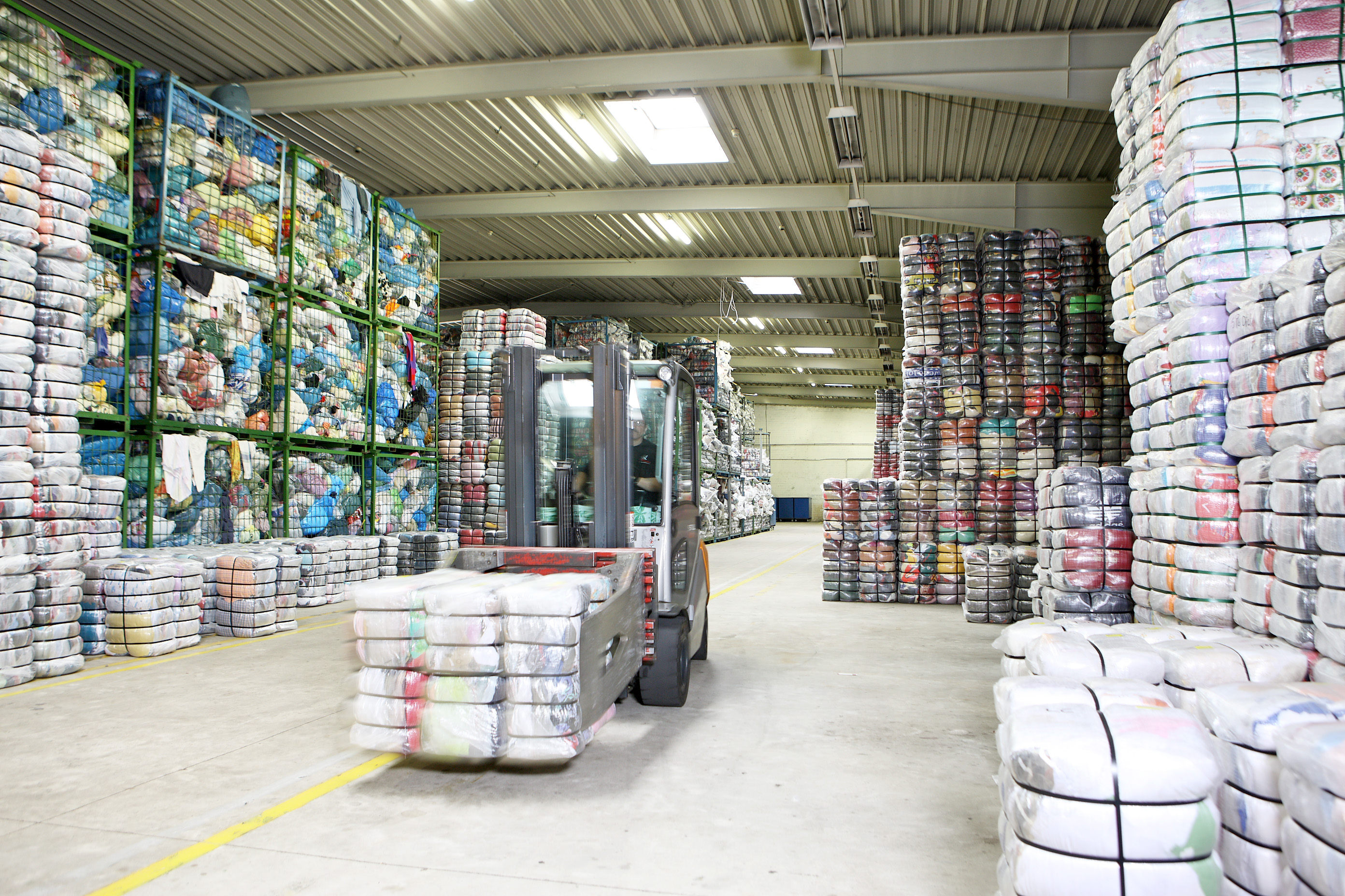 FACILITAMOS EL CONTACTO DIRECTO CON EMPRESAS QUE OFRECEN: