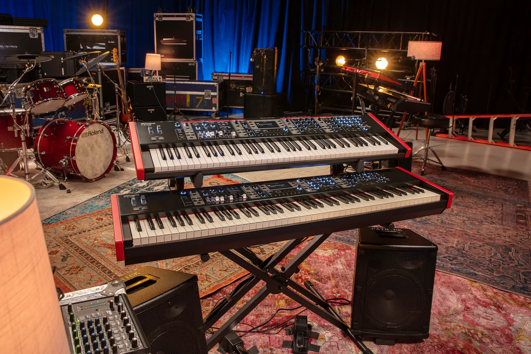 ¡Nuevos ROLAND V-STAGE: La fuerza del sonido en su forma más pura!