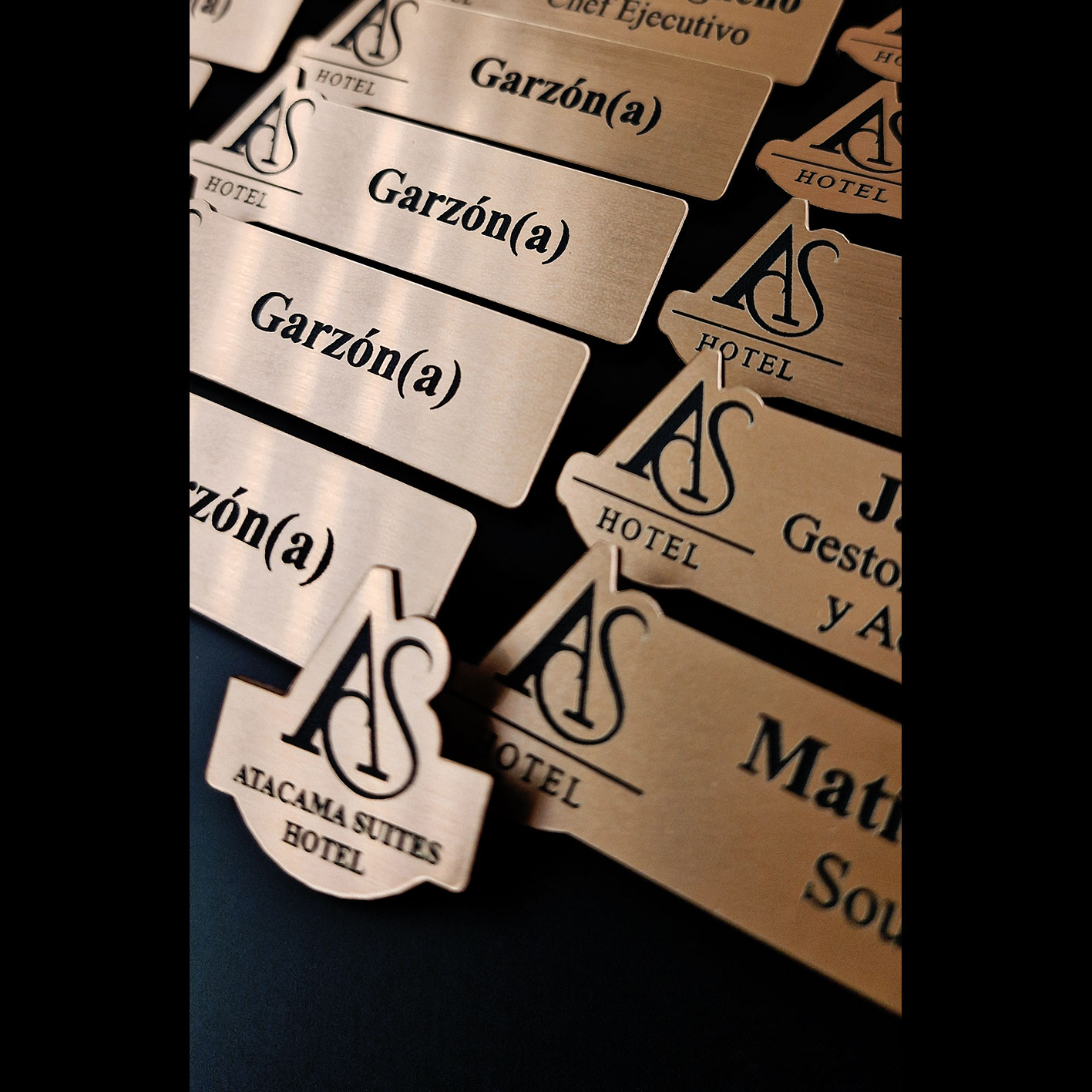 Placas Grabadas para Casco y Ropa | Kiudan Chile
