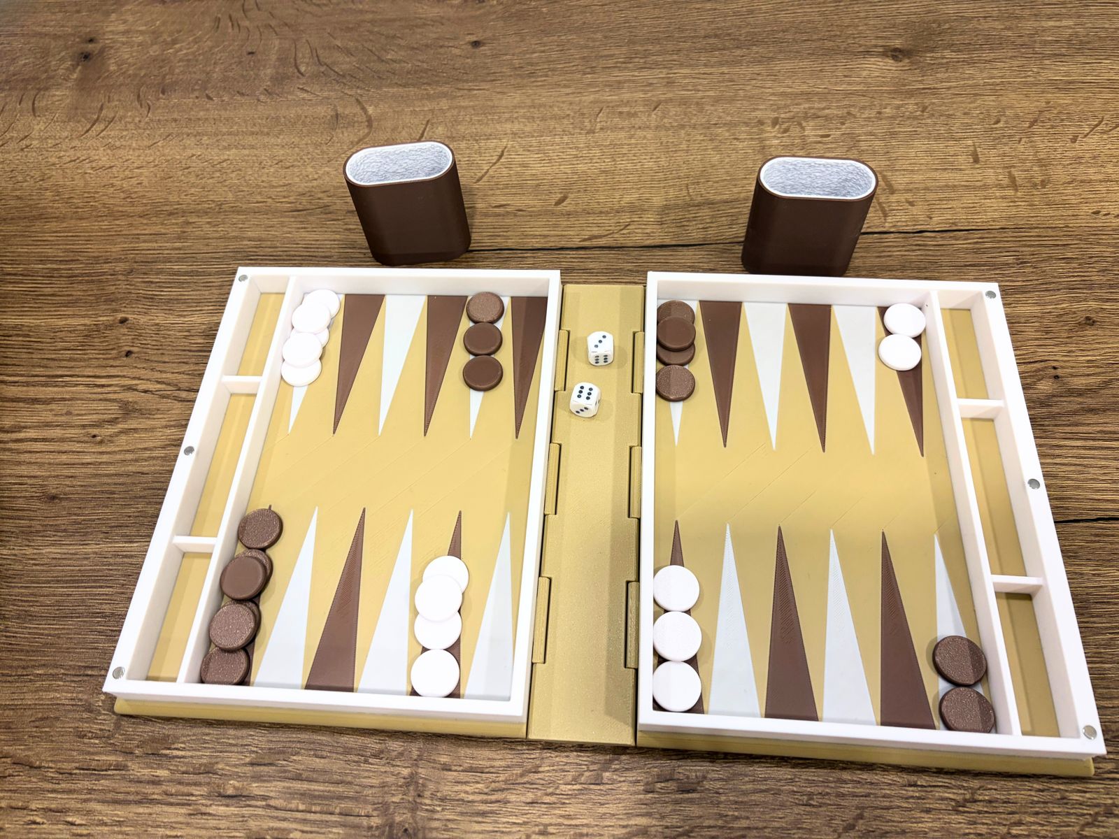 BACKGAMMON