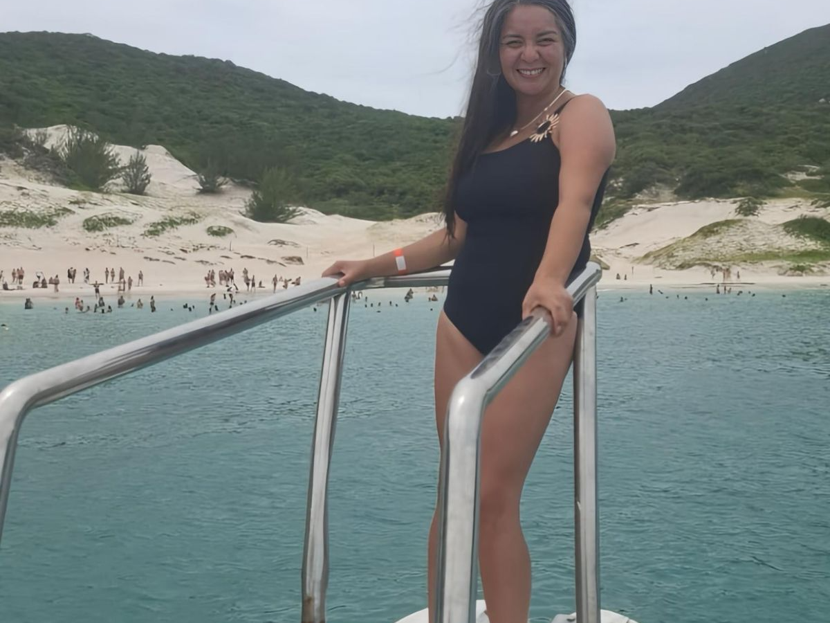 Ustedes usando nuestros trajes de baño<br>