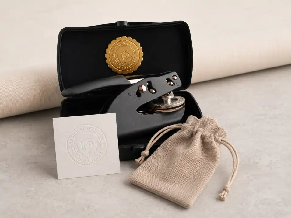 Sello seco más estuche de lujo y bolsita ideal para regalos