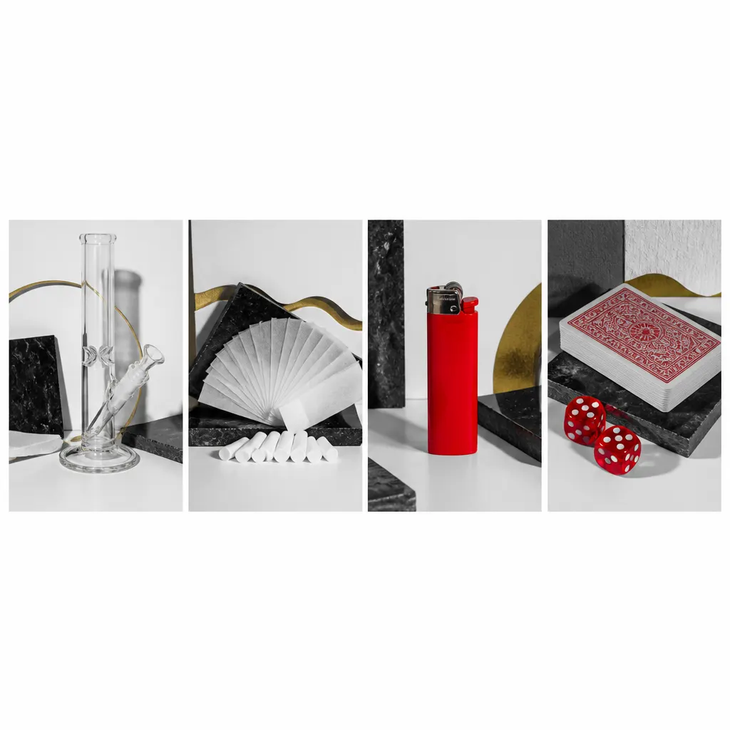 Cuatro composiciones de accesorios, vidrio, papelillos, encendedor y juegos sobre fondo blanco.