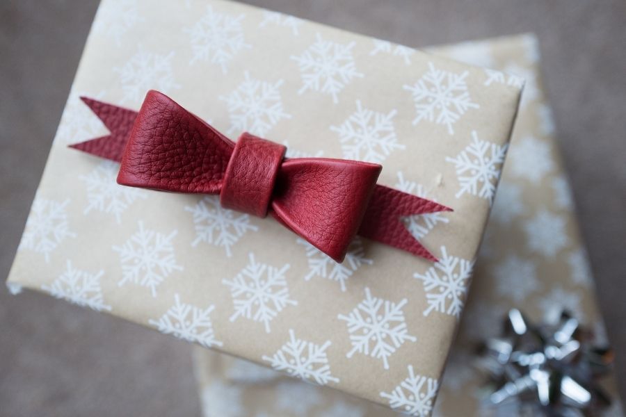 BOLSAS Y PAPEL DE REGALO