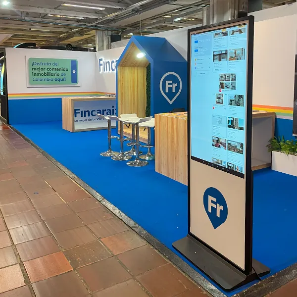 Alquiler tótem táctil para eventos 2