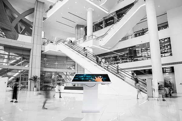 Alquiler kioscos pantalla apra centro comercial