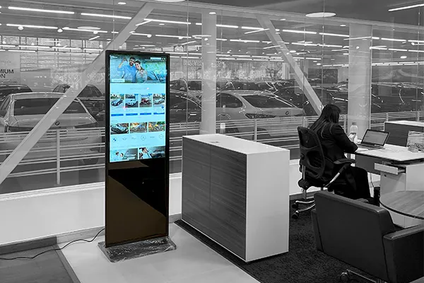 Alquiler tótem para concesionario y retail