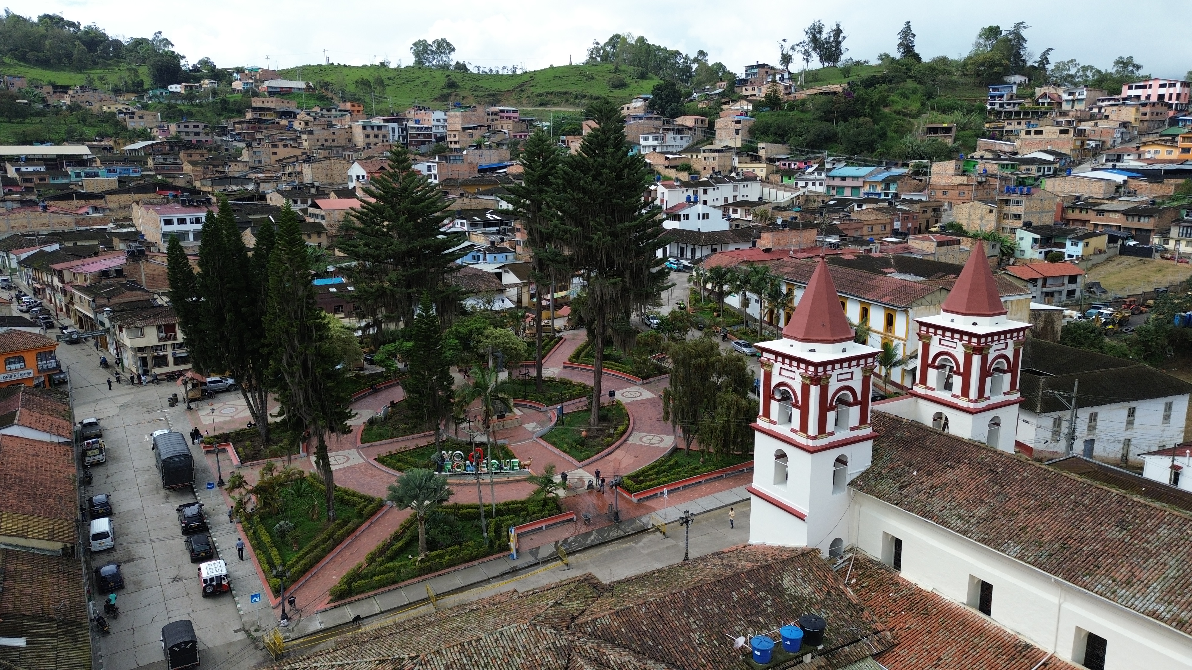 <h2 style="font-family: 'League Spartan', sans-serif; font-weight: 800; color: #FFFFFF; text-transform: uppercase; margin: 0;">   <strong>FOWA</strong> </h2>