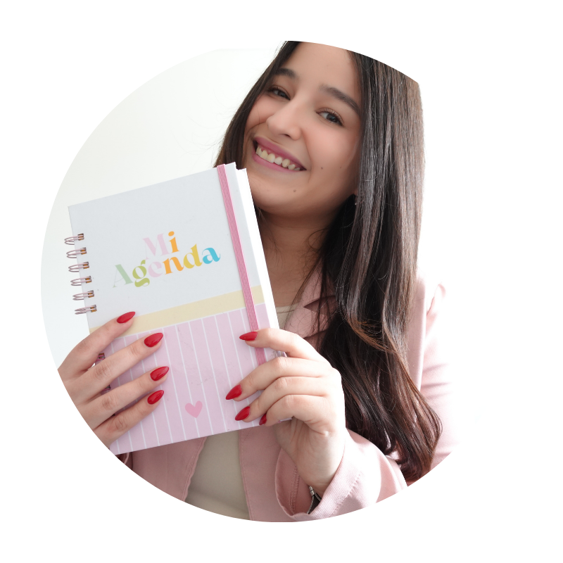 Soy Pao, el corazón de <span style="font-size: var(--title-size-desktop); letter-spacing: var(--title-spacing); text-transform: var(--title-text-transform);">Universo Craft® 🩷</span>