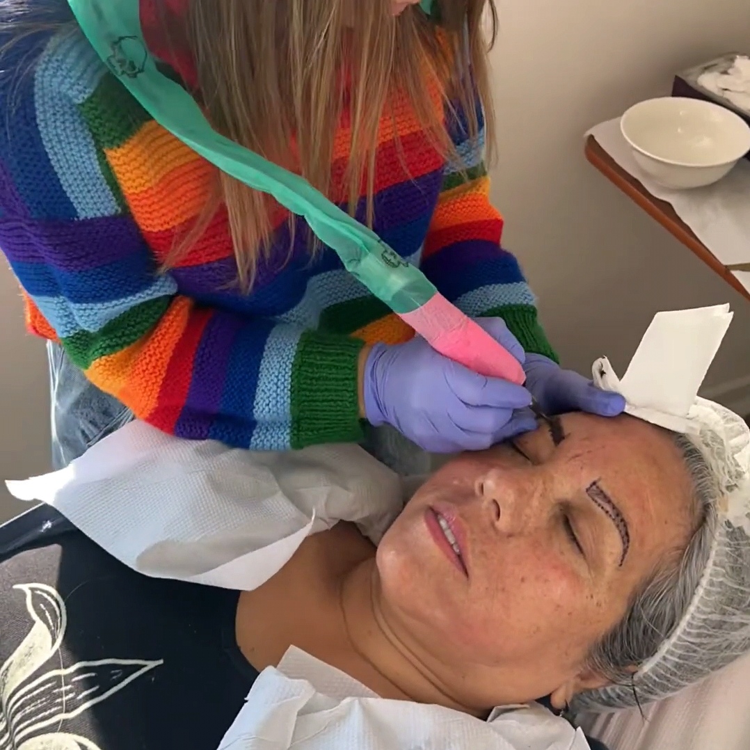 MICROPIGMENTACIÓN DE CEJAS