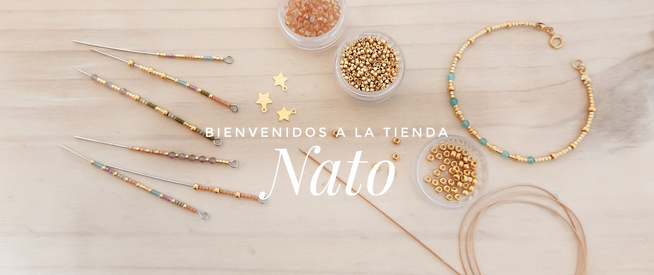 Composición de mostacillas miyuki, patrones de diseño y materiales de hilado para joyería artesanal