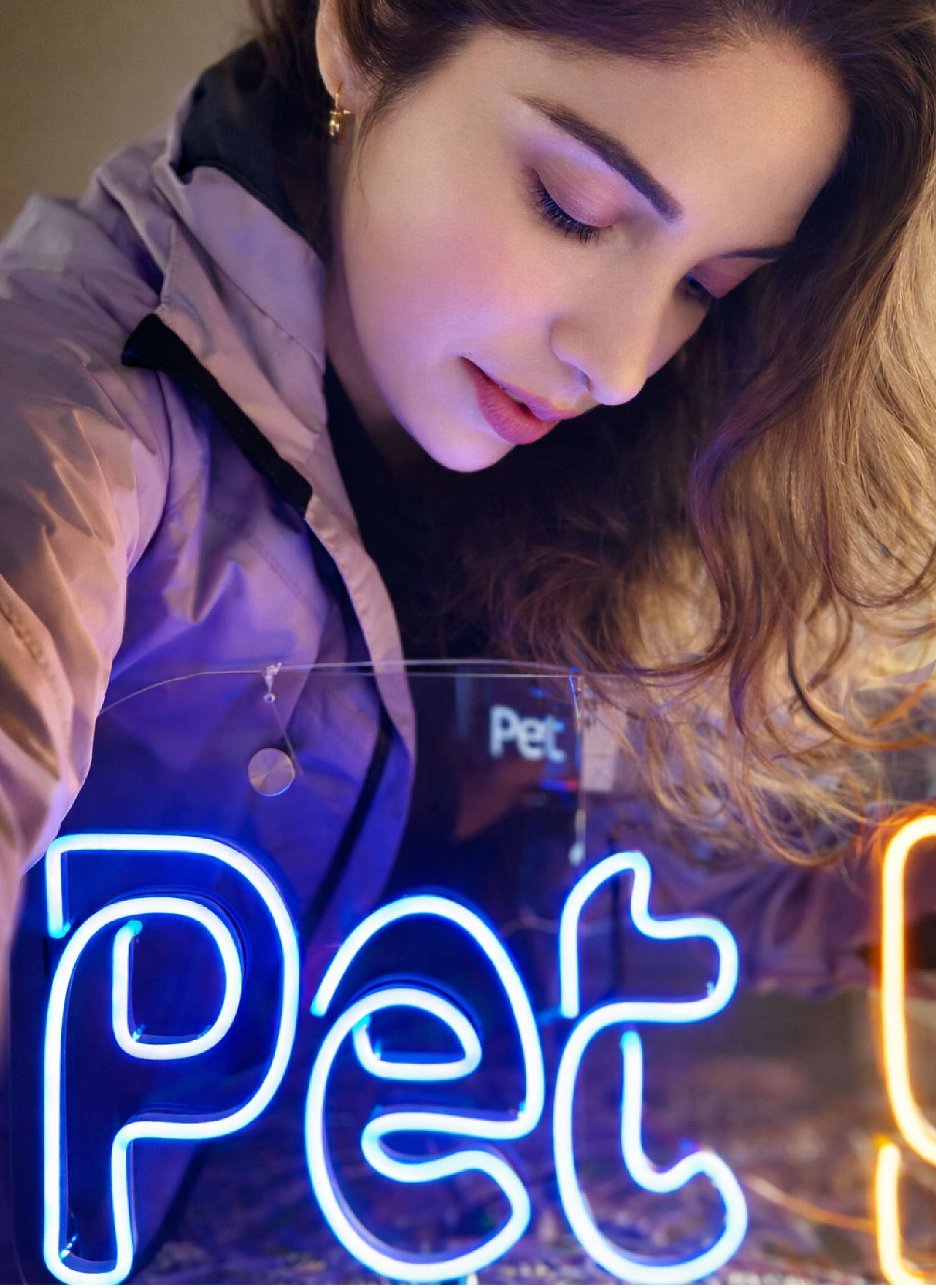 <h1 style="font-size:24px; font-weight:700; margin-bottom:10px;"> Iluminado por mujeres: diseño, arte y luz</h1>