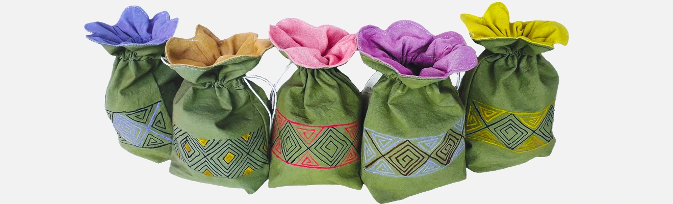 Artesanía Nocshena: bisutería, bolsos y accesorios Yanesha de la Amazonía