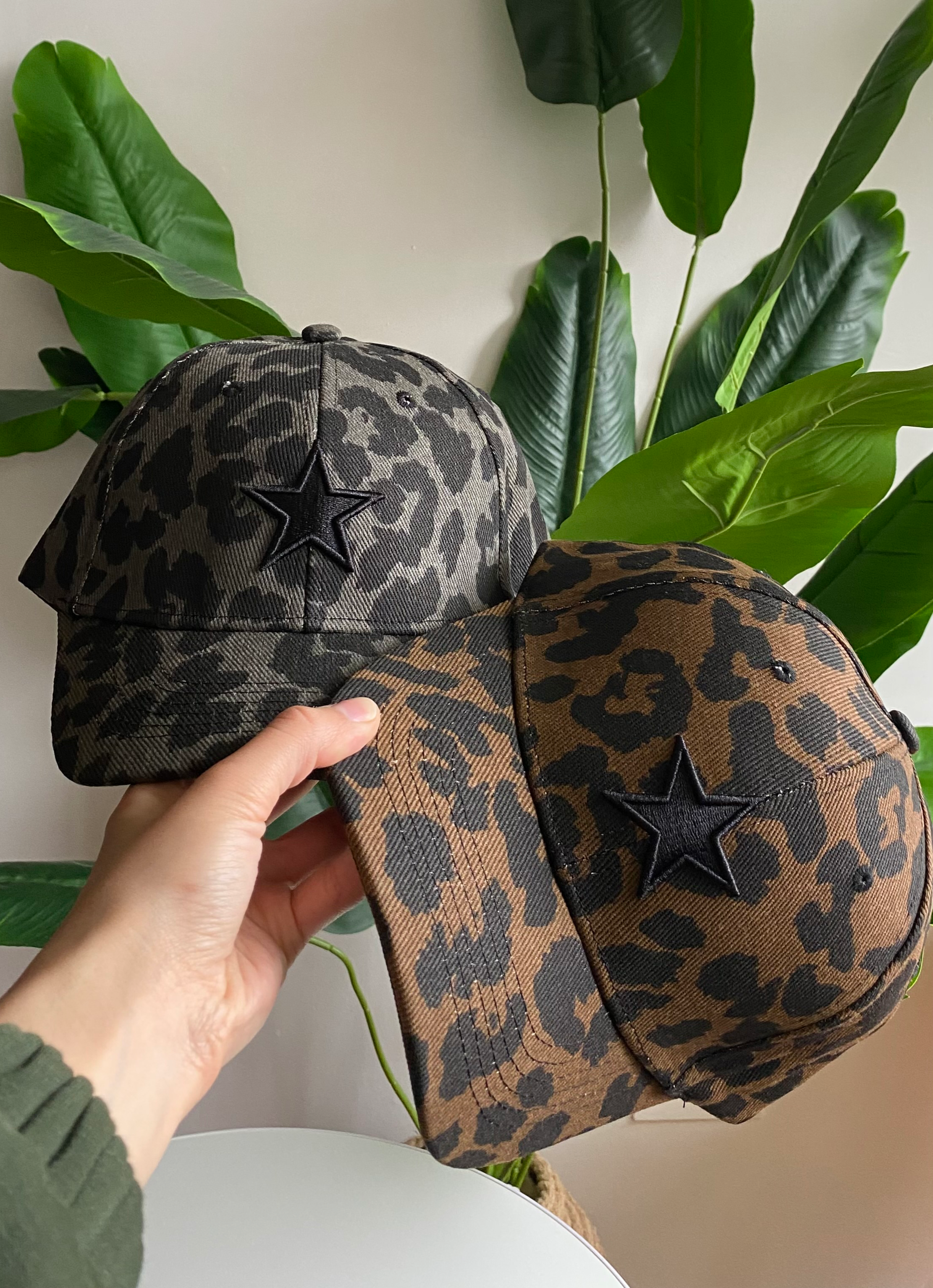 GORRAS Y SOMBREROS