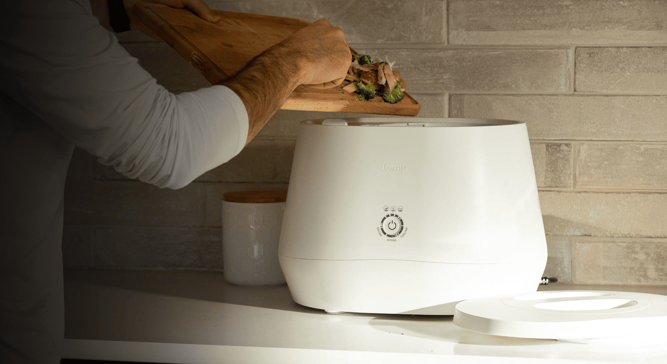 Triturador y reciclador inteligente de residuos orgánicos Lomi