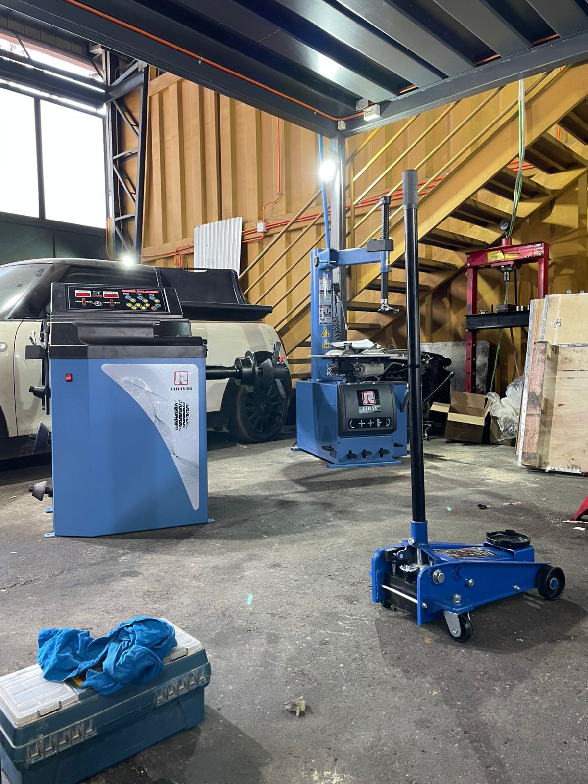 Instalación Entrega Maquinaria Automotriz - Huechuraba, Santiago