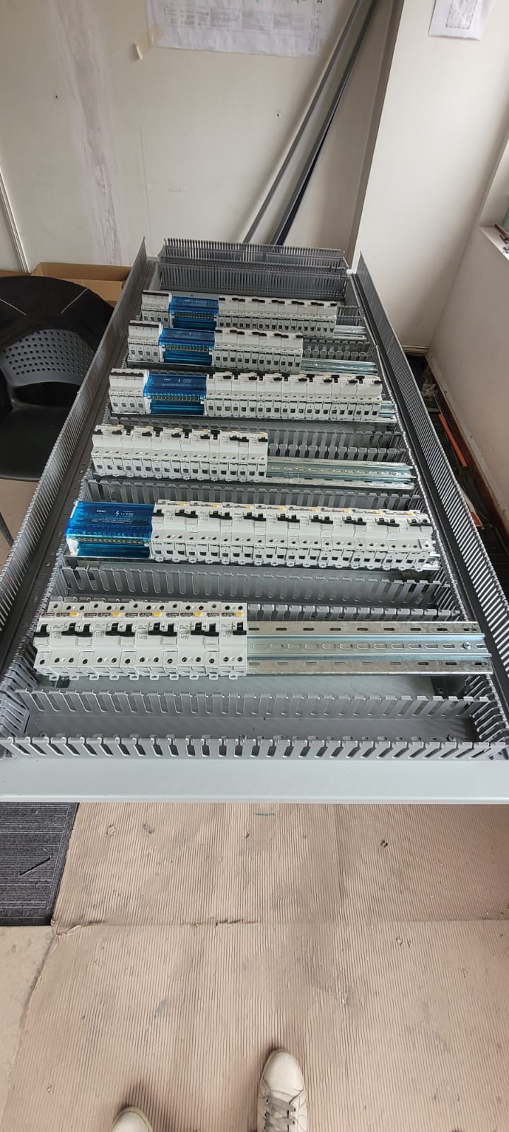 Desarrollo e Implementación de Proyectos Eléctricos industriales y Comerciales