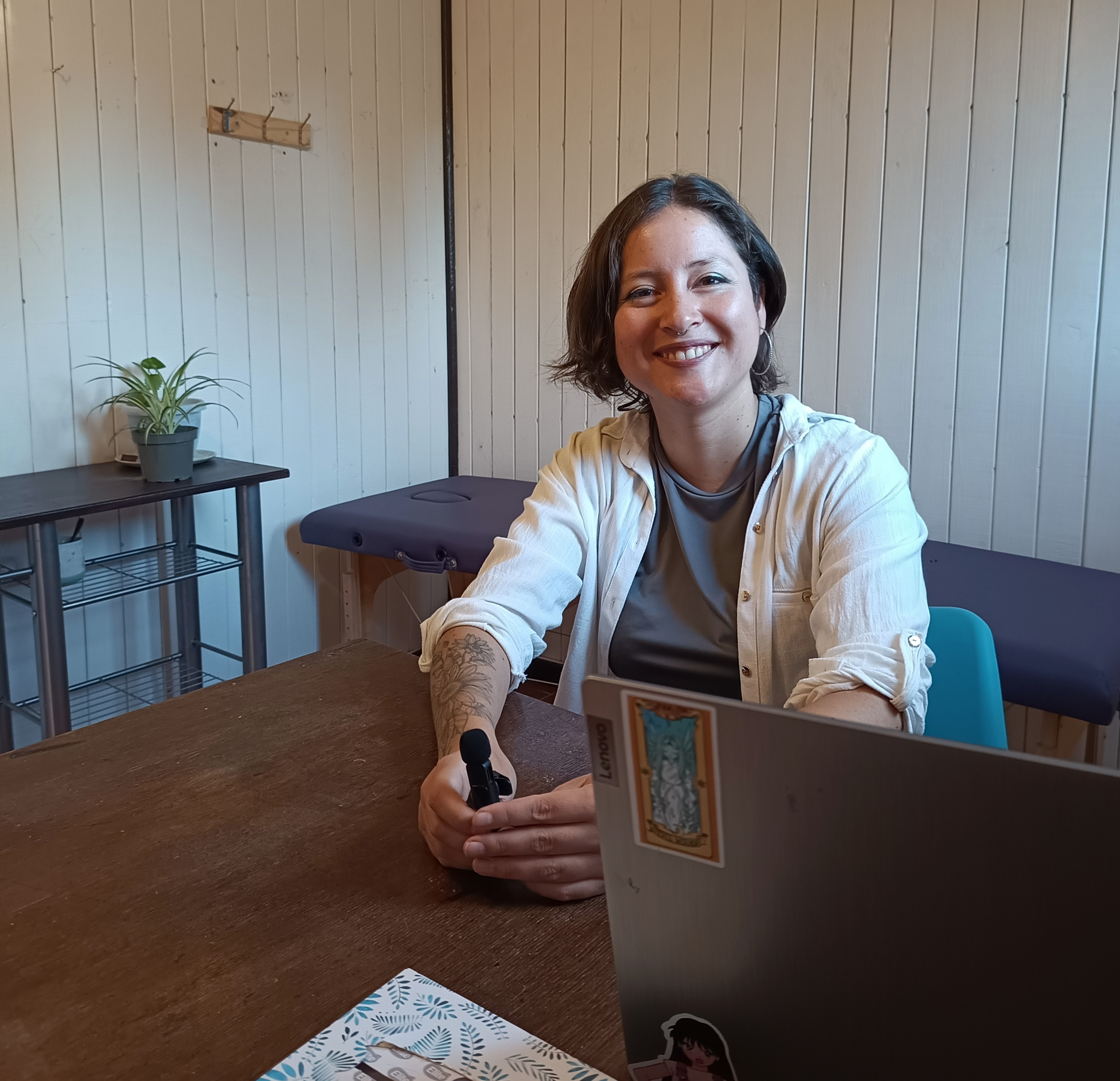 Acompañamiento psicológico integral con enfoque sistémico, atención afirmativa para la comunidad LGBTIQ+ y personas neurodivergentes.