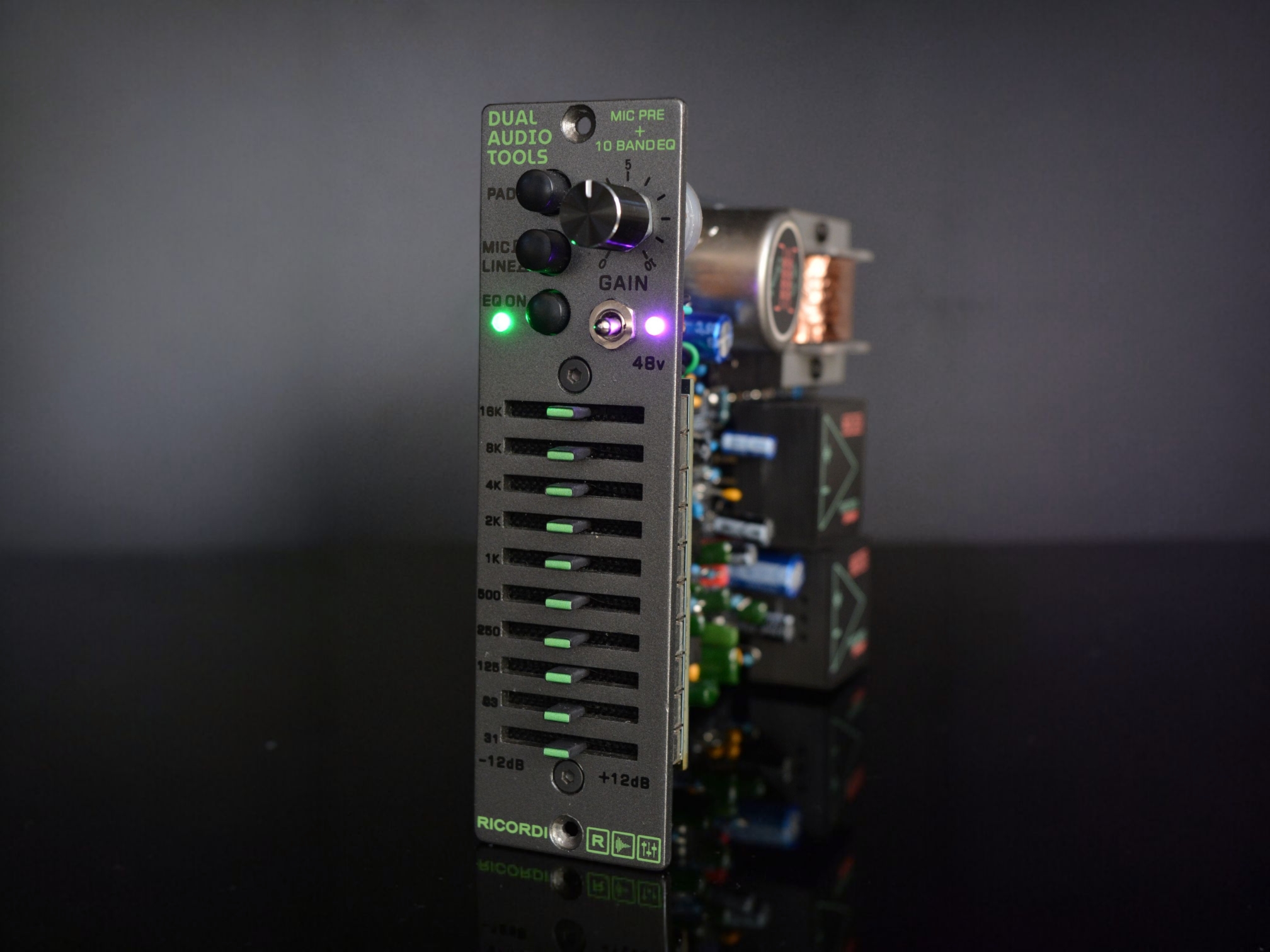 mic pre<div><div>      + </div><div>10 band eq</div></div>