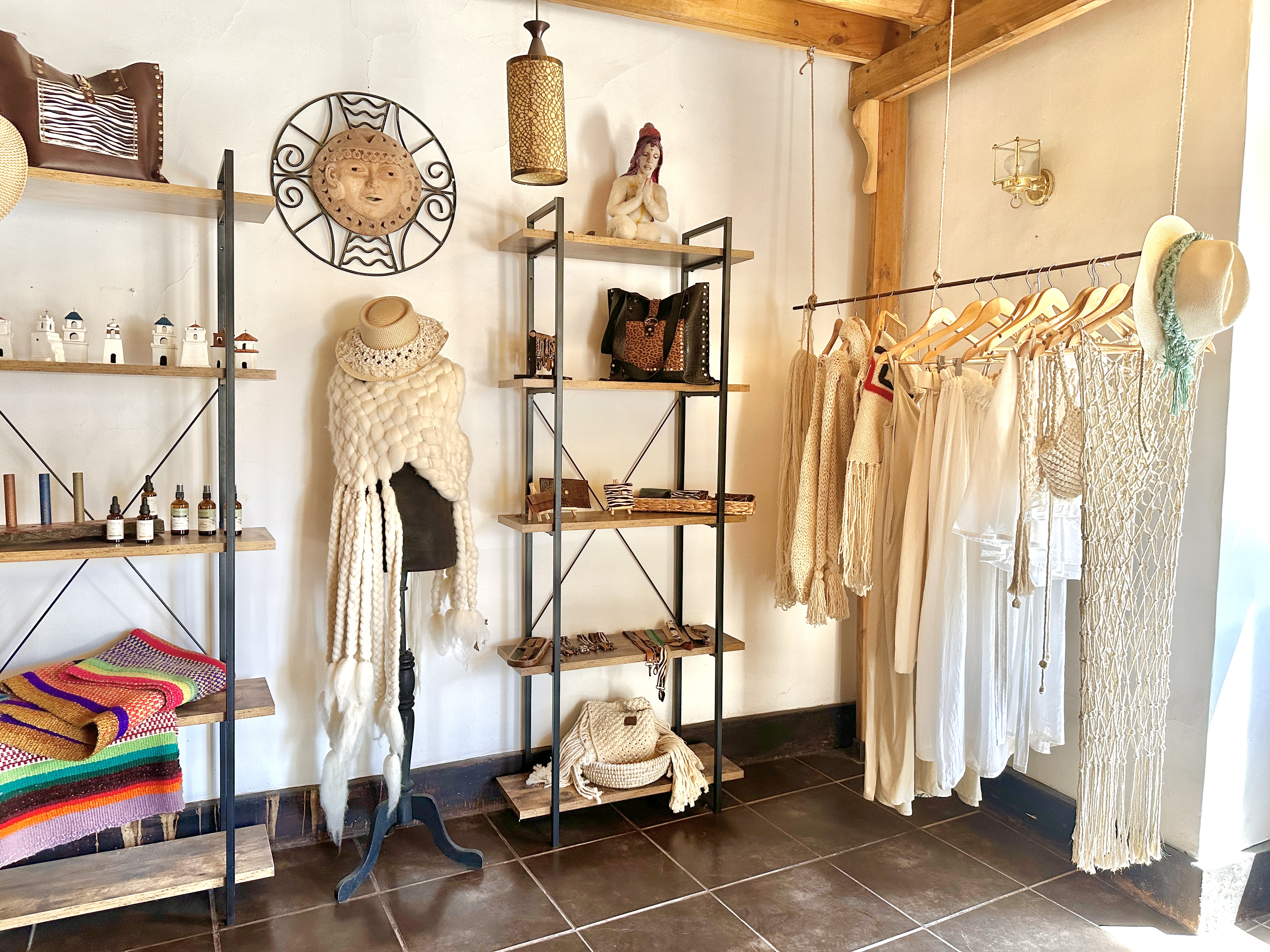 Artesanías <div>Hecho a Mano</div><div>Diseño Chileno</div>