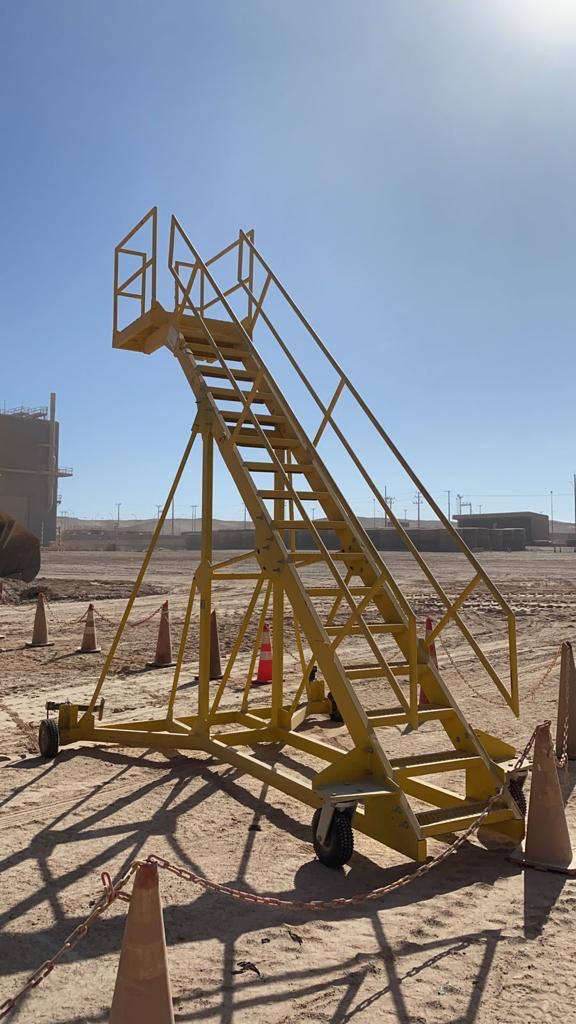 <strong data-start="140" data-end="177" style="color: rgb(34, 34, 34); font-family: "Titillium Web", sans-serif; text-transform: uppercase;">Fabricación de Precisión a Medida</strong>