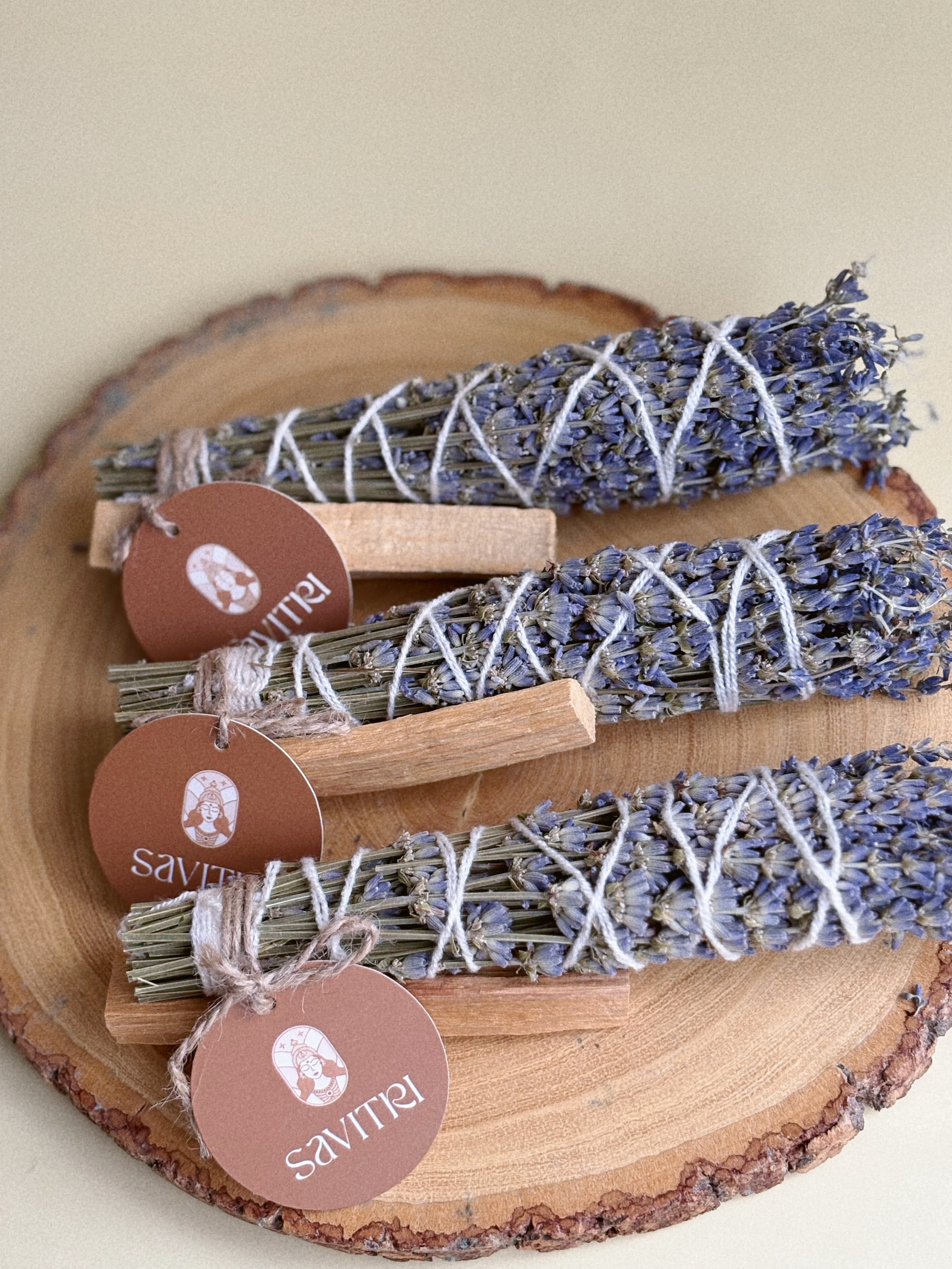 Apoyo a productores y artesanos locales.