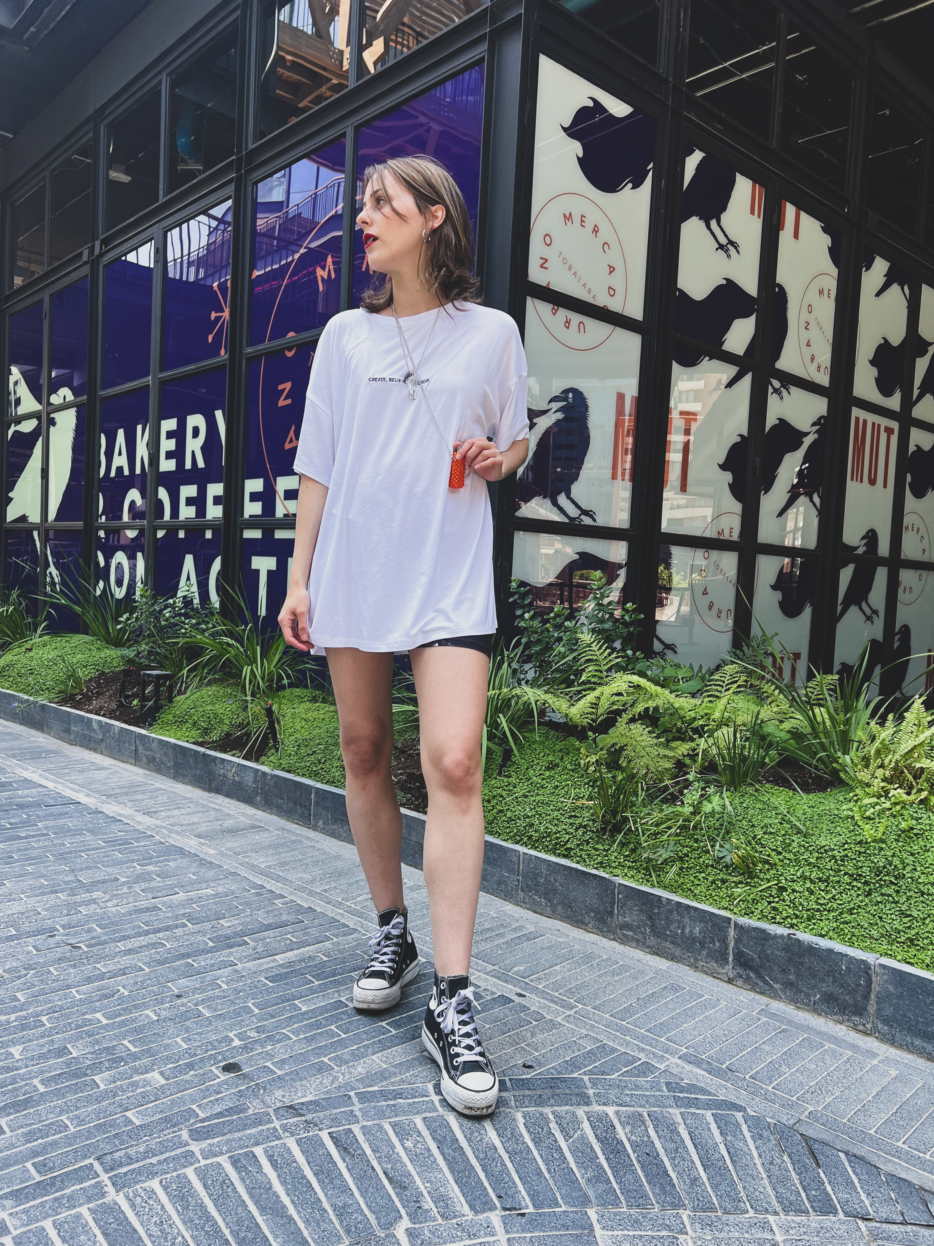 ACCESSORIES & CLOTHING