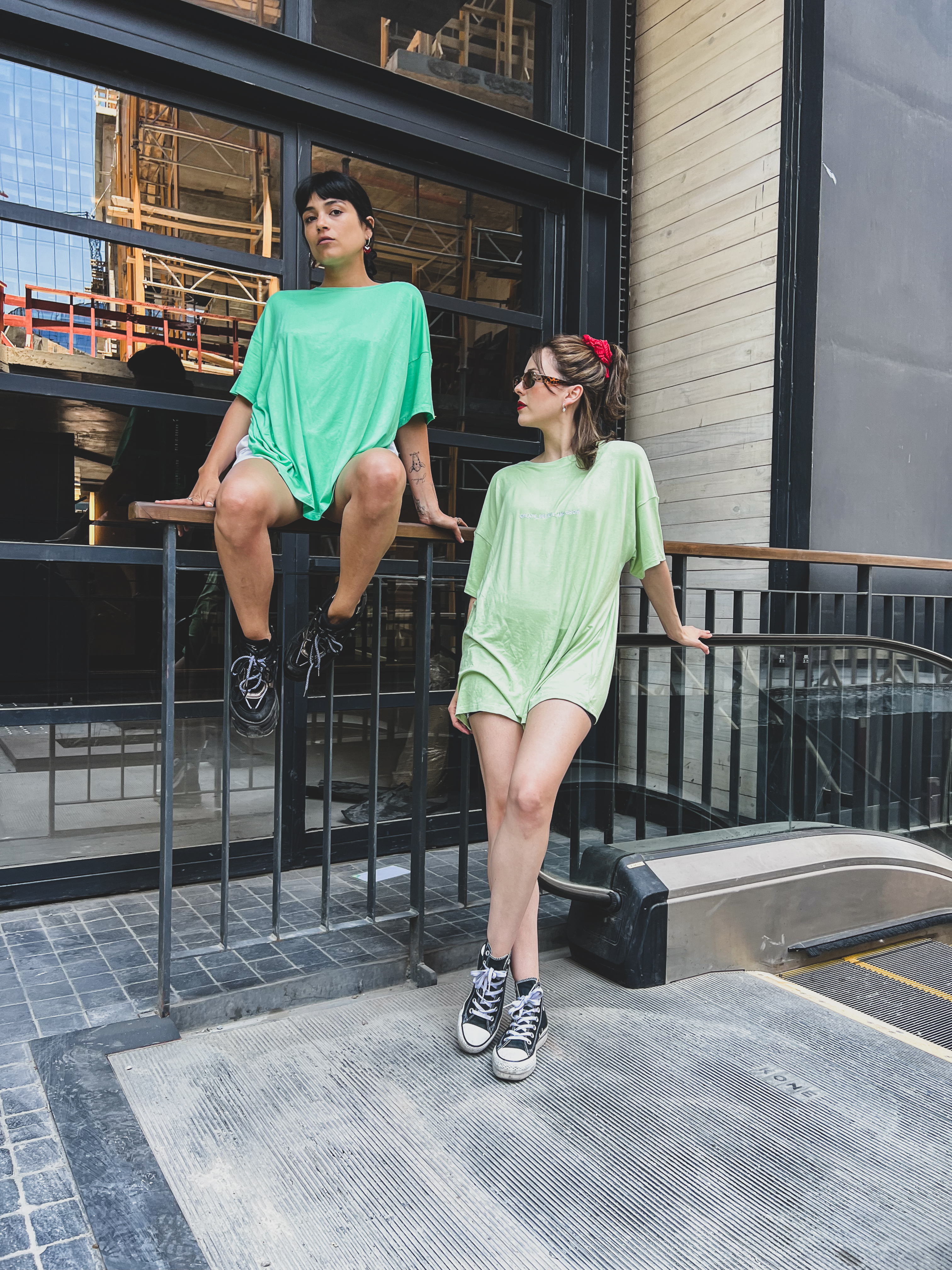 ACCESSORIES & CLOTHING